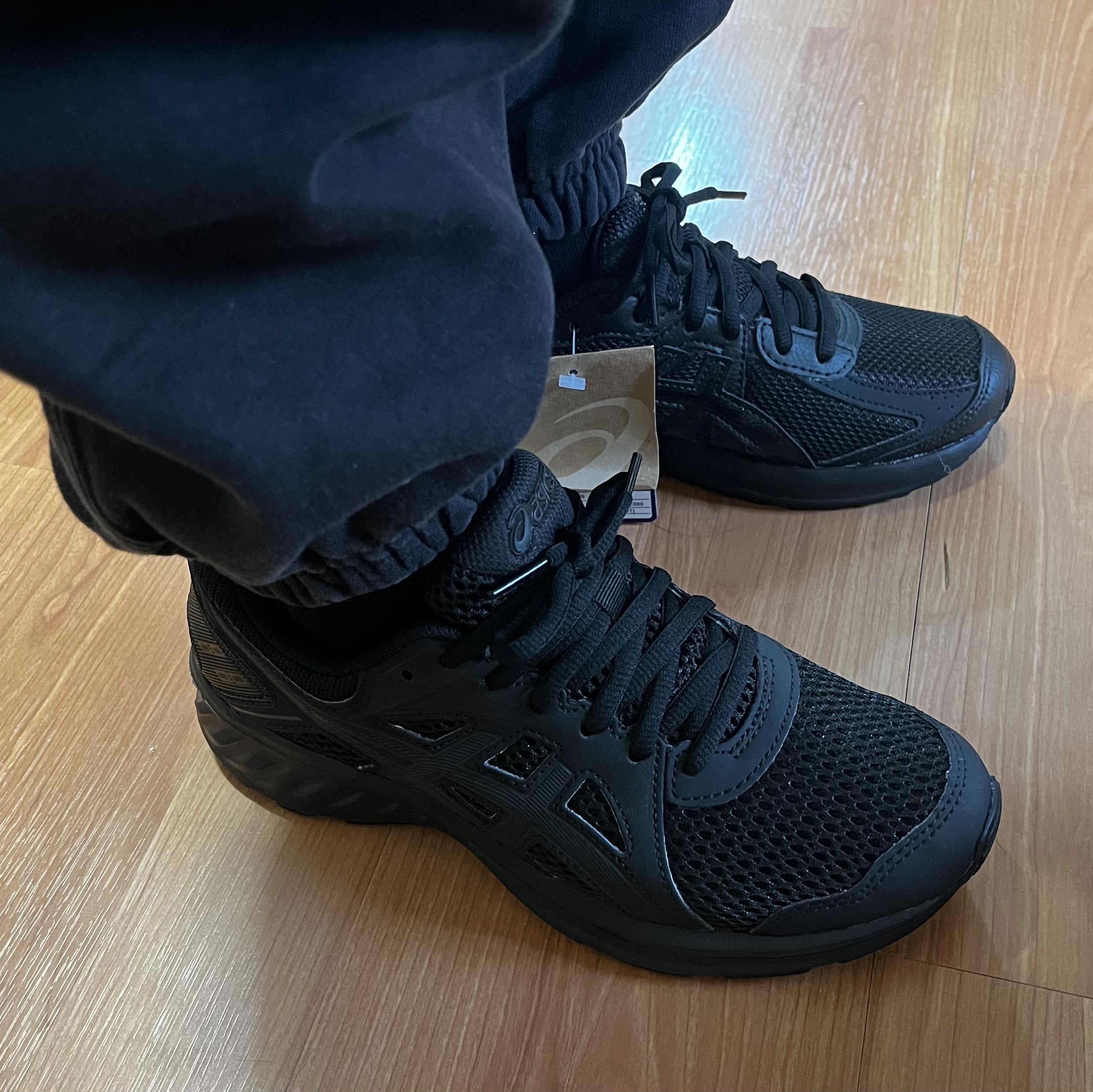 Asics Jog 100 S Black - 2E Wide, (W) Asics Jolt 2 Black Dark Grey - D Wide 착용 스타일 - 2