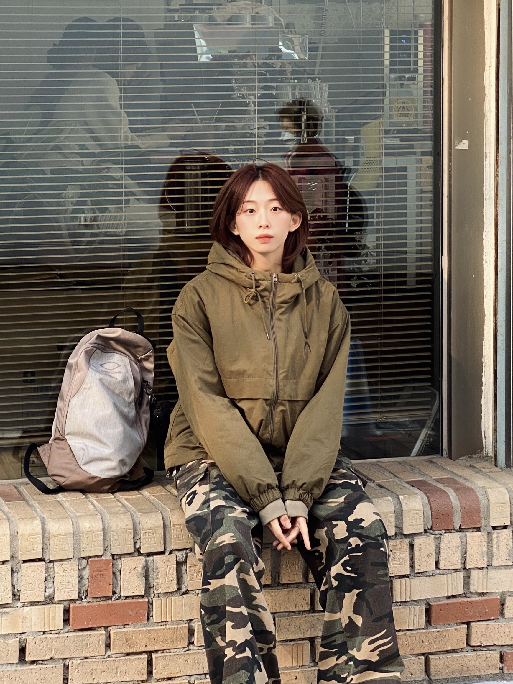 Mischief Rhombus Backpack Pink Grey, Salomon XT-4 Evening Primrose Mint Leaf 착용 스타일 - 4