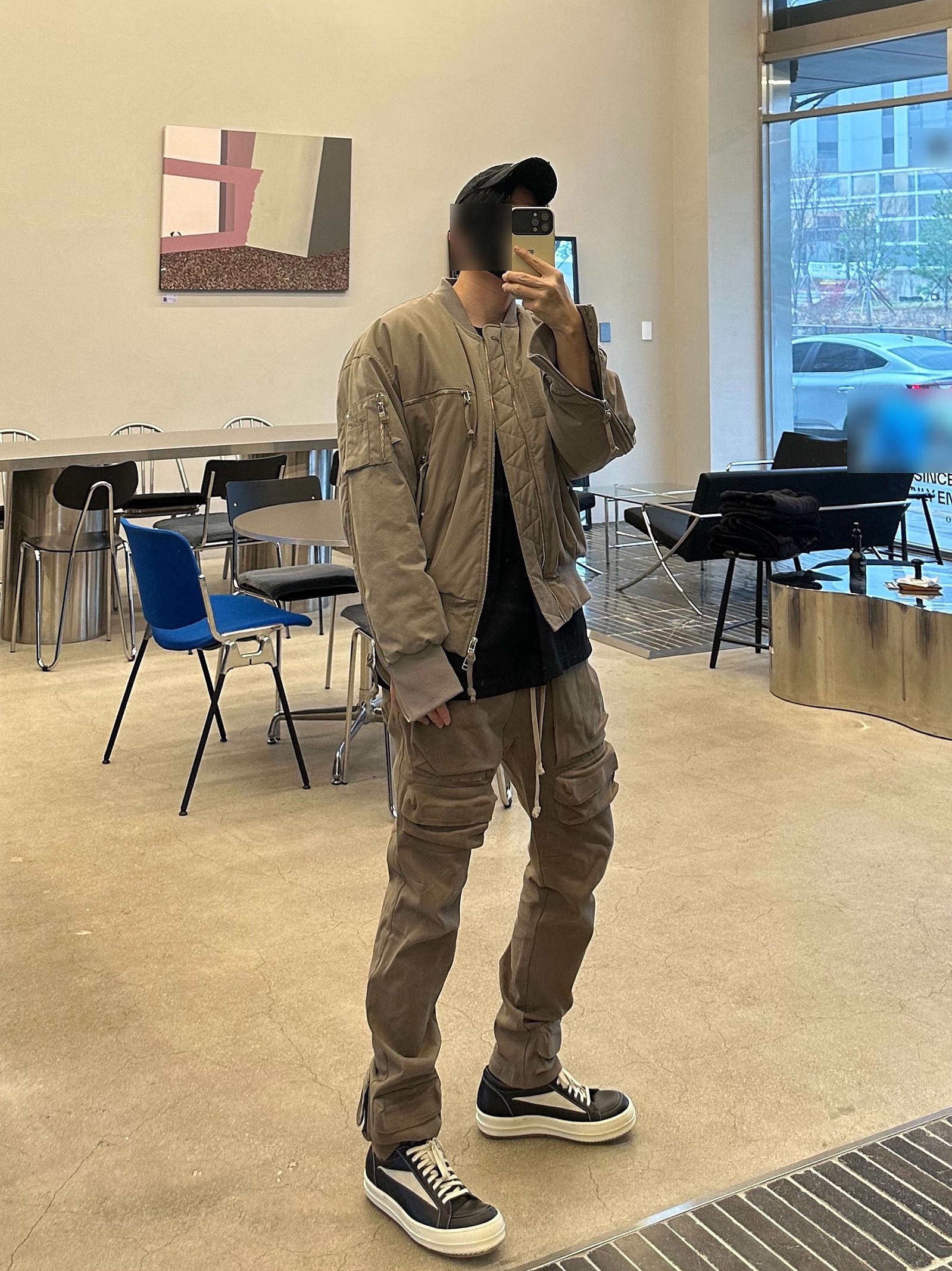 Rick Owens Vintage Sneakers Black, Grailz Flight Pocket Pants Tan 착용 스타일 - 3