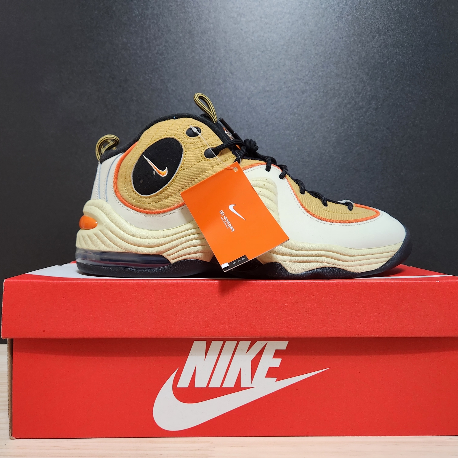 Nike Air Penny II Wheat Gold and Safety Orange 착용 스타일