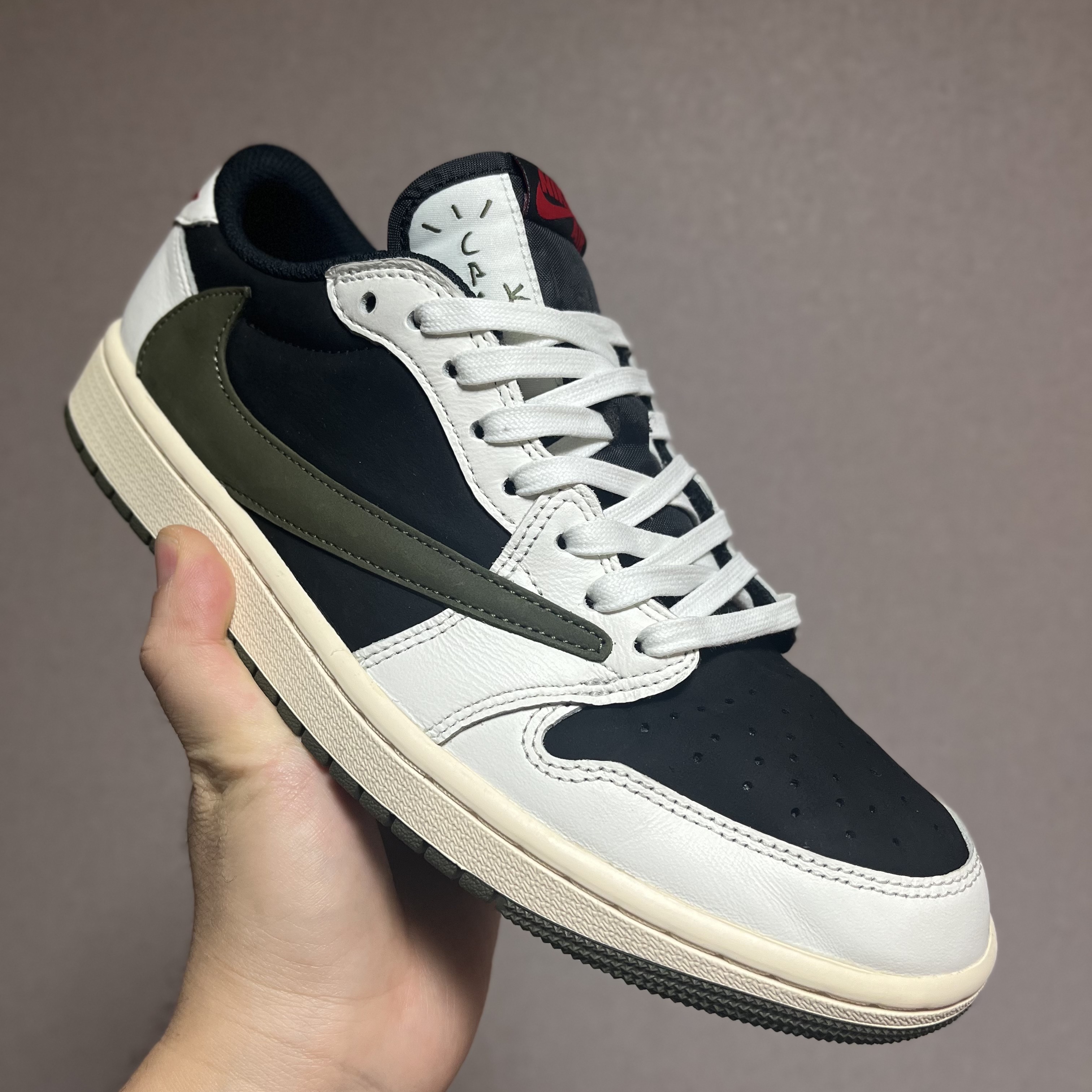 (W) Jordan 1 x Travis Scott Retro Low OG SP Medium Olive 착용 스타일