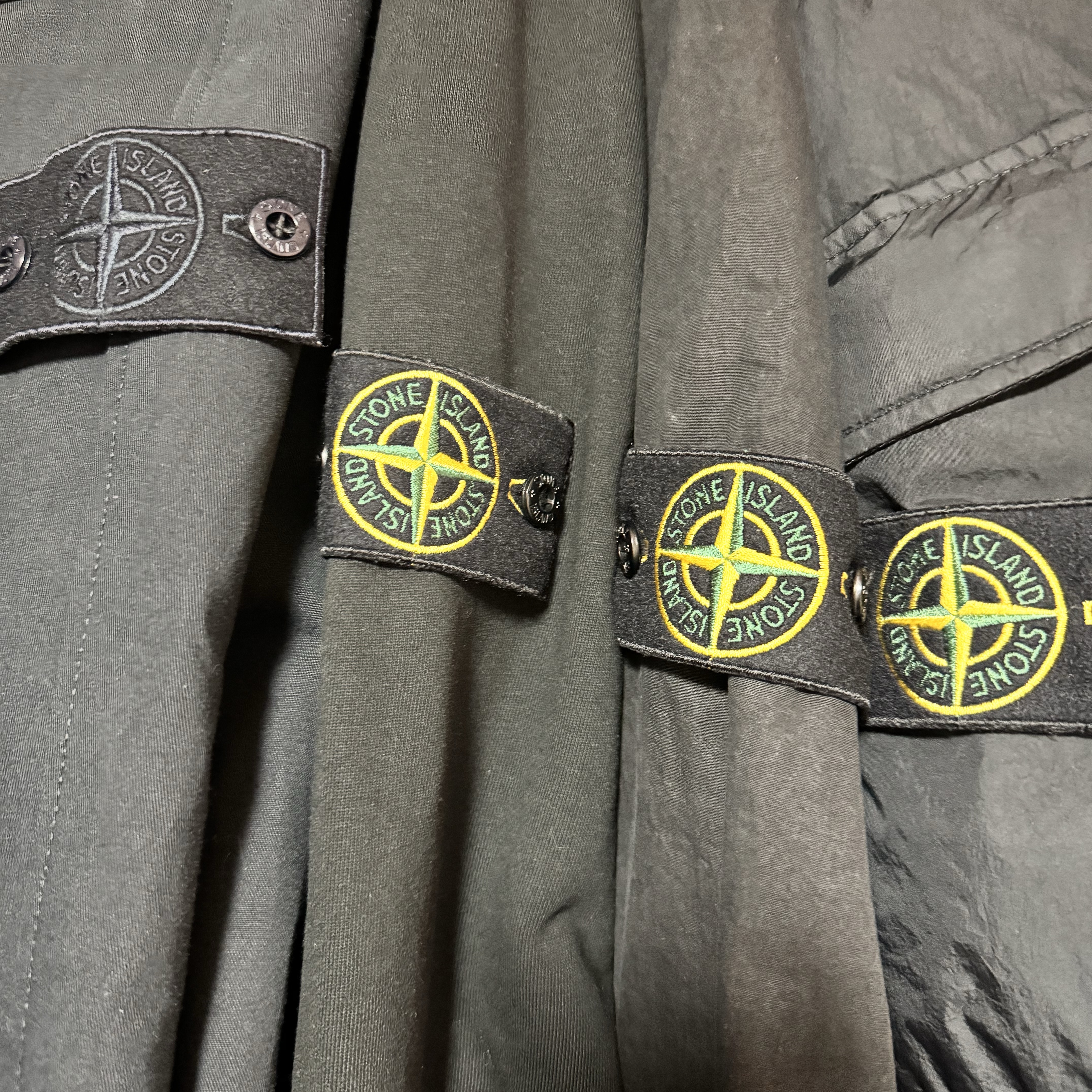 Stone Island 102WN Brushed Organic Cotton Overshirt Black - 23FW, Stone Island 40223 Garment Dyed Crinkle Reps Down Jacket Black - 22FW 착용 스타일