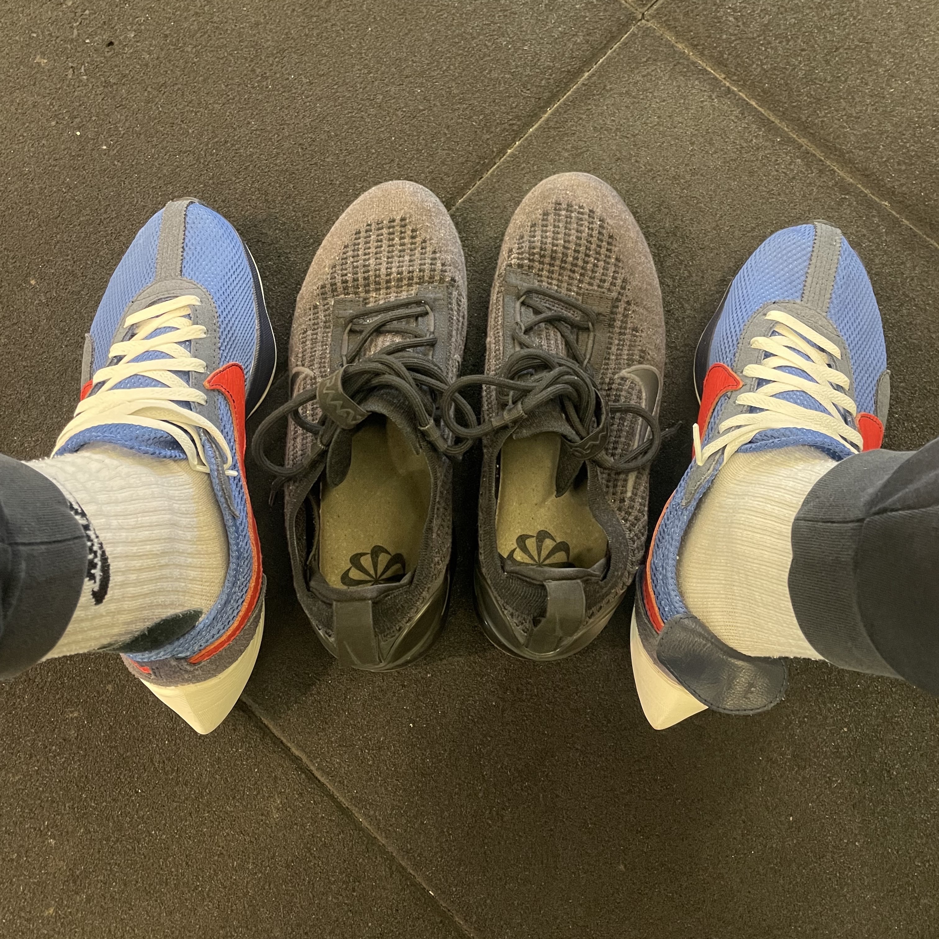 Nike Moon Racer Mountain Blue Team Orange 착용 스타일 - 1