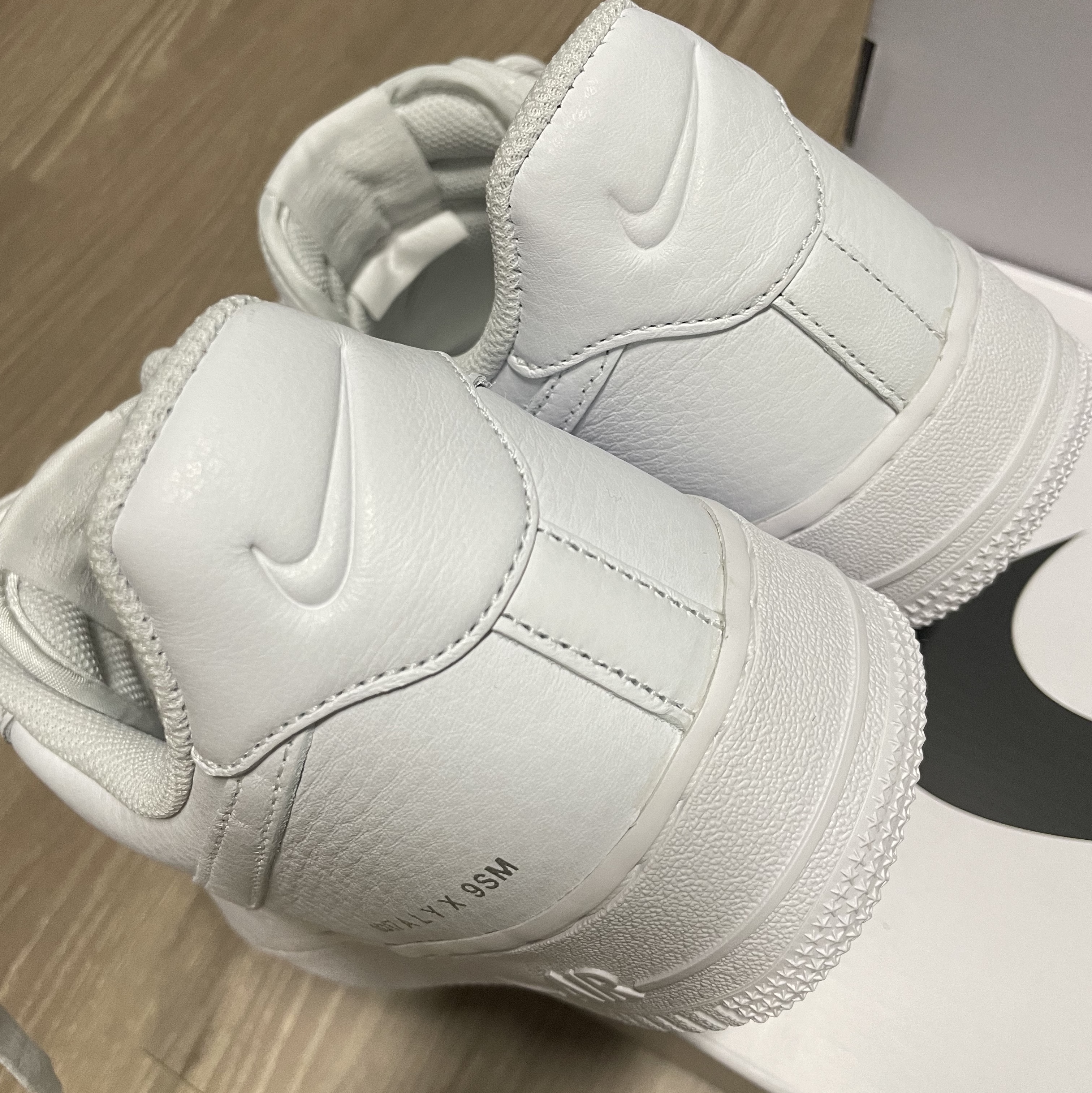 Nike x 1017 Alyx 9SM Air Force 1 Low SP White 착용 스타일 - 4