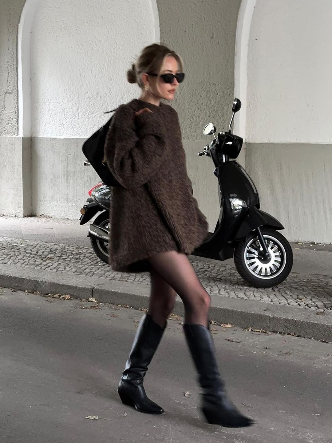 (W) Miu Miu Leather Boots Black 착용 스타일 - 4