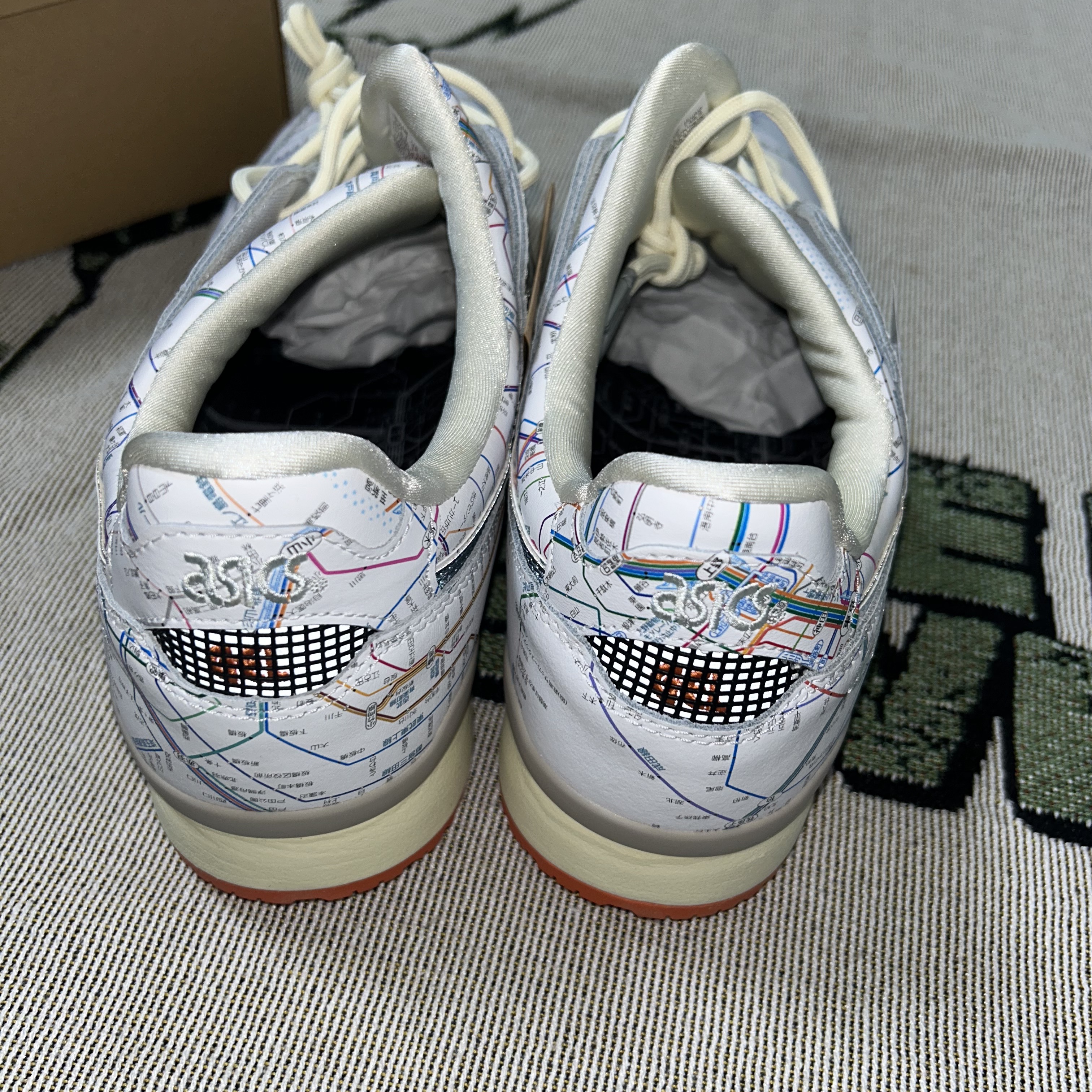 Asics x Atmos Gel-Lyte III OG Subway Pack Tokyo 착용 스타일 - 6