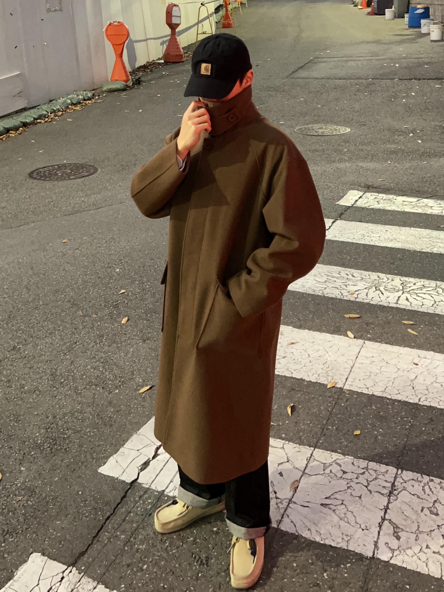 Clarks Wallabee Maple Suede 착용 스타일 - 2