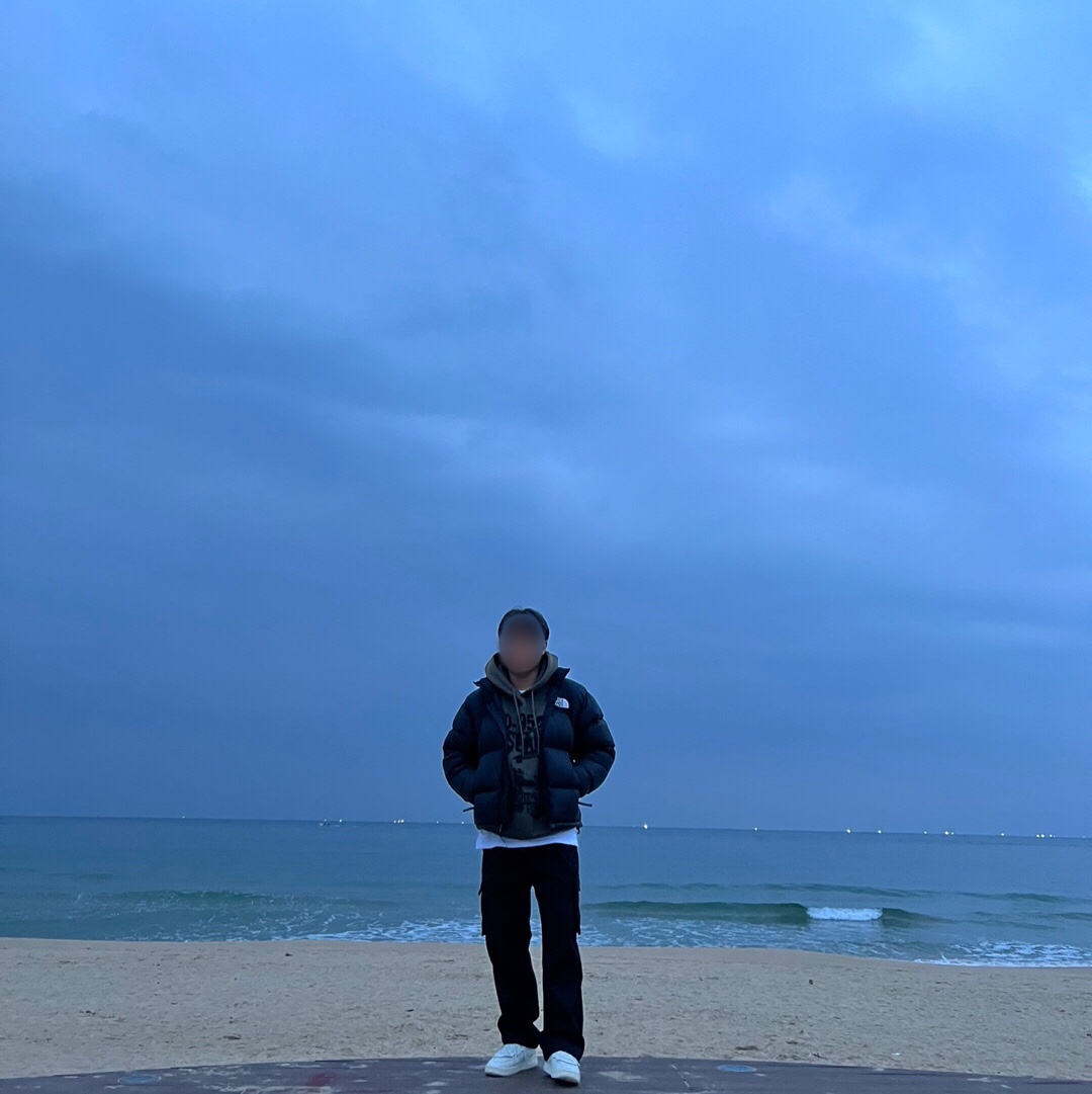 Nike x Comme des Garcons Homme Plus Air Force Mid White, The North Face 1996 Eco Nuptse Jacket Black 착용 스타일 - 1