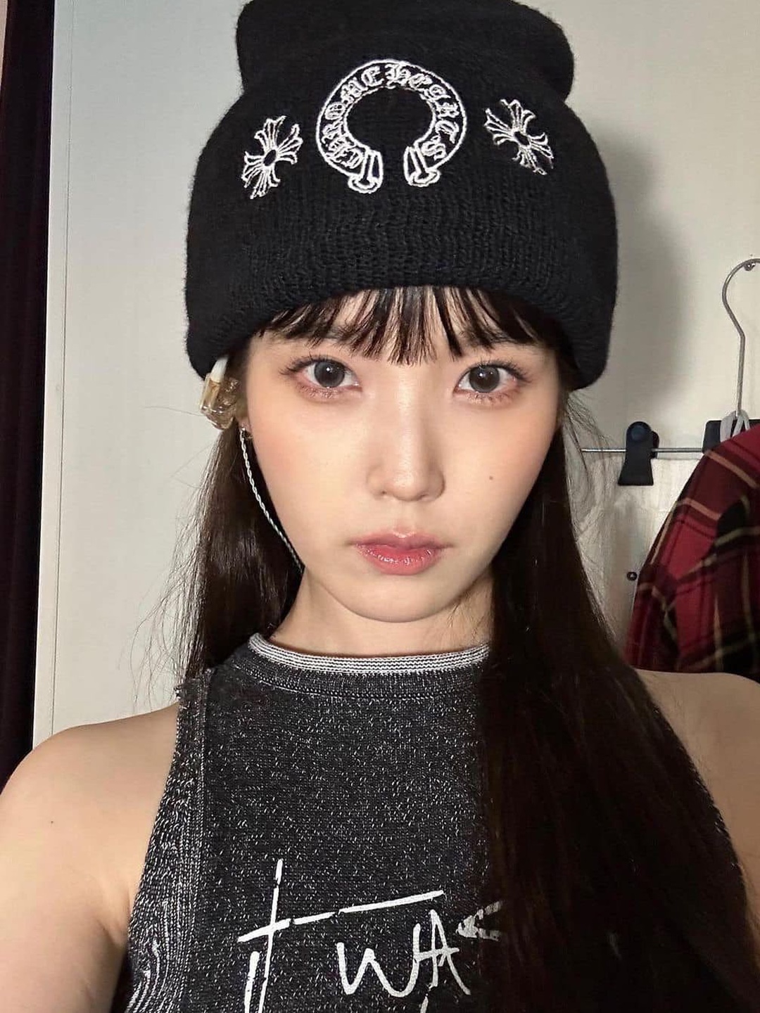 Chrome Hearts Big Daddy Cashmere Beanie White (Star Top Button Ver.), Chrome Hearts Horseshoe Beanie Black 착용 스타일 - 3