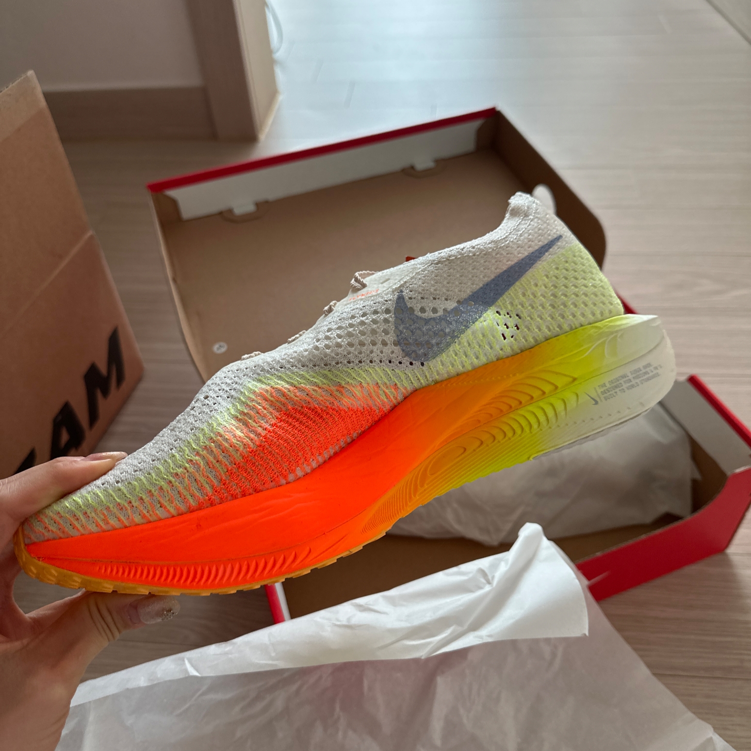 Nike ZoomX Vaporfly Next% 3 Sail Cobalt Bliss Total Orange 착용 스타일