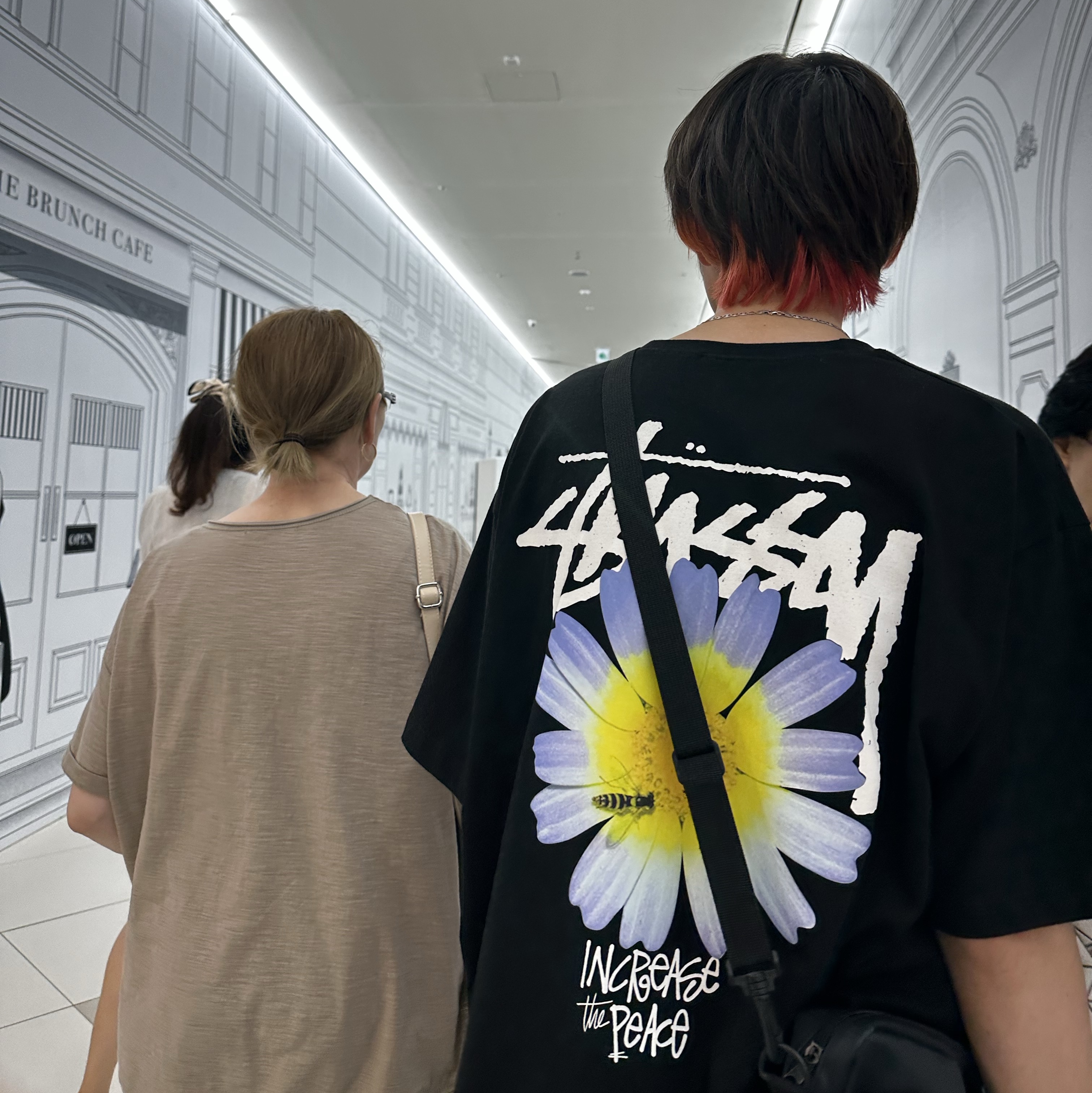 Stussy ITP Flower T-Shirt Black 착용 스타일