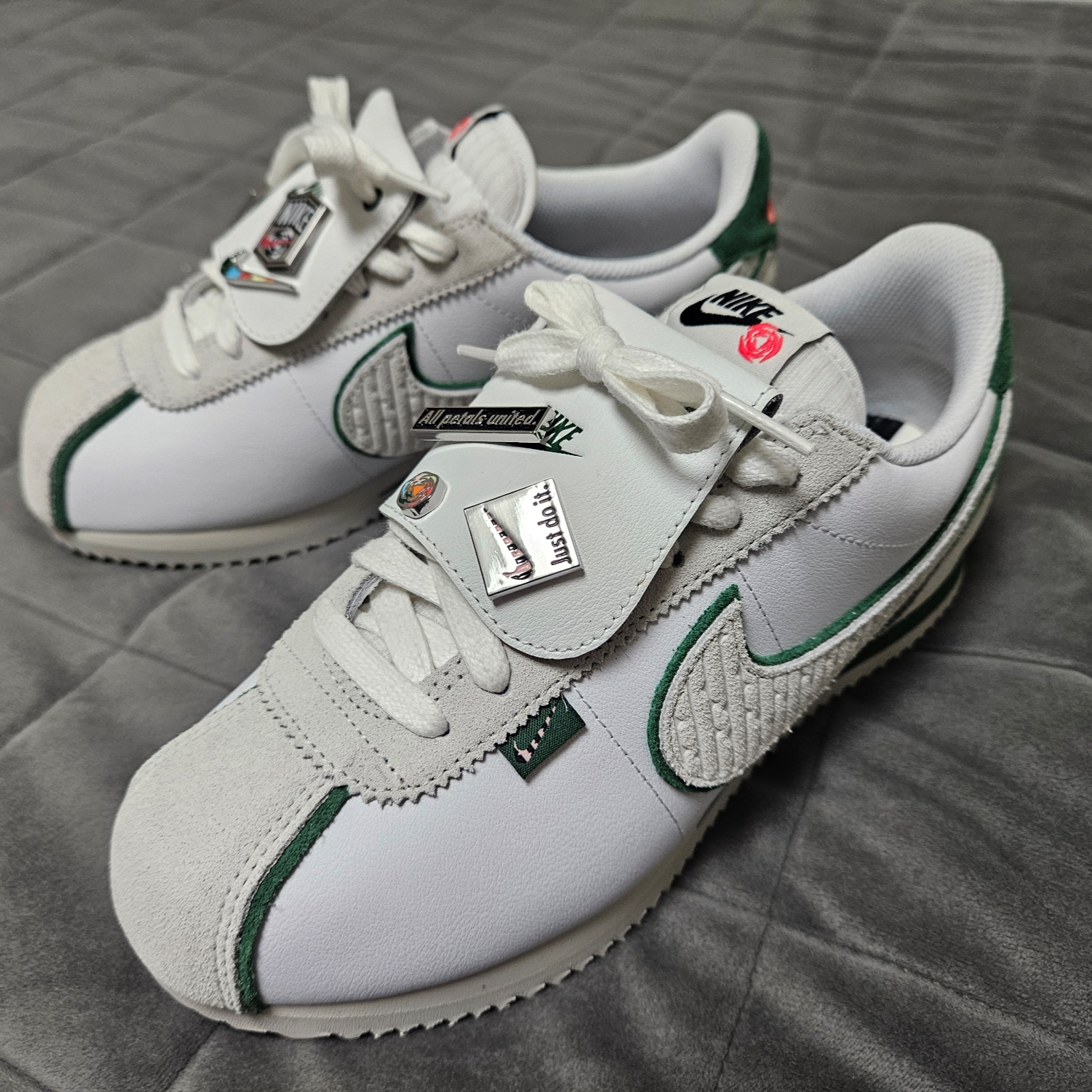 (W) Nike Cortez All Petals United White Fir 착용 스타일 - 2