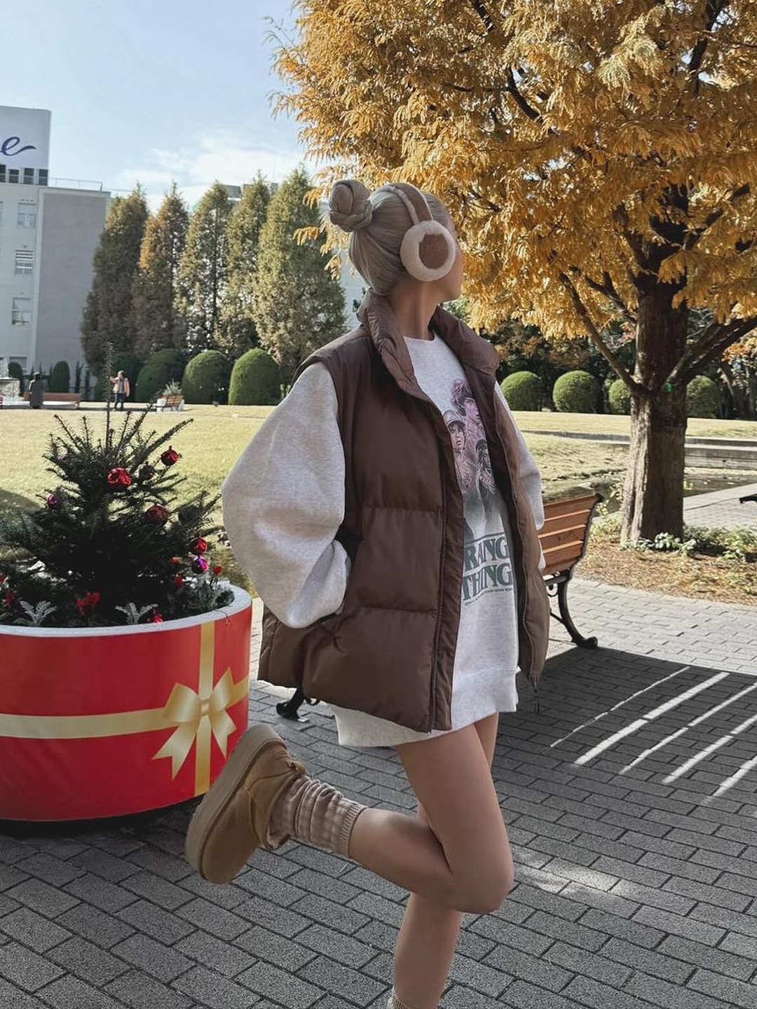 The North Face 1996 Retro Nuptse Vest Dark Oak, The North Face 1996 Retro Nuptse Vest Black 착용 스타일 - 2
