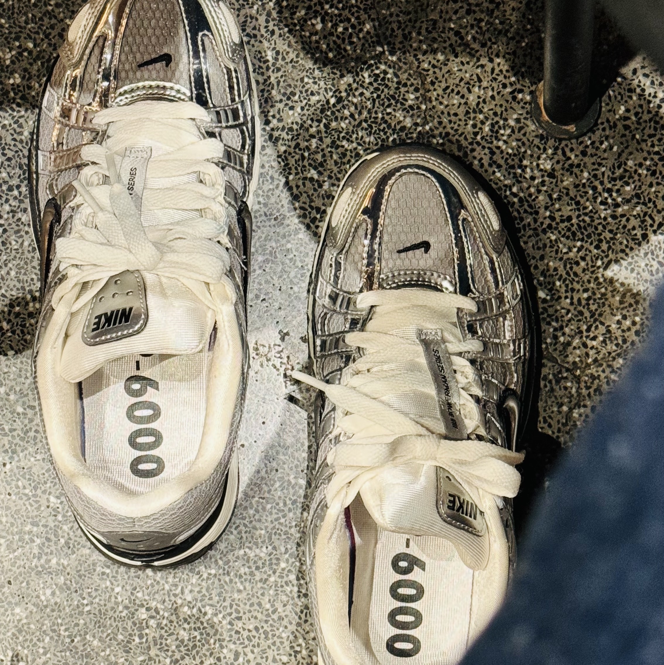 Nike P-6000 Metallic Silver 착용 스타일 - 3