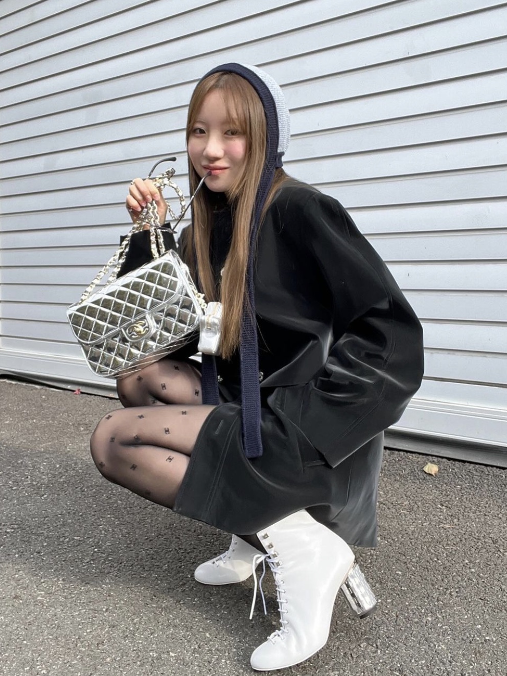 Chanel Flap Bag & Star Coin Purse Metallic Mirror Calfskin Metallic Lambskin & Gold Silver 착용 스타일