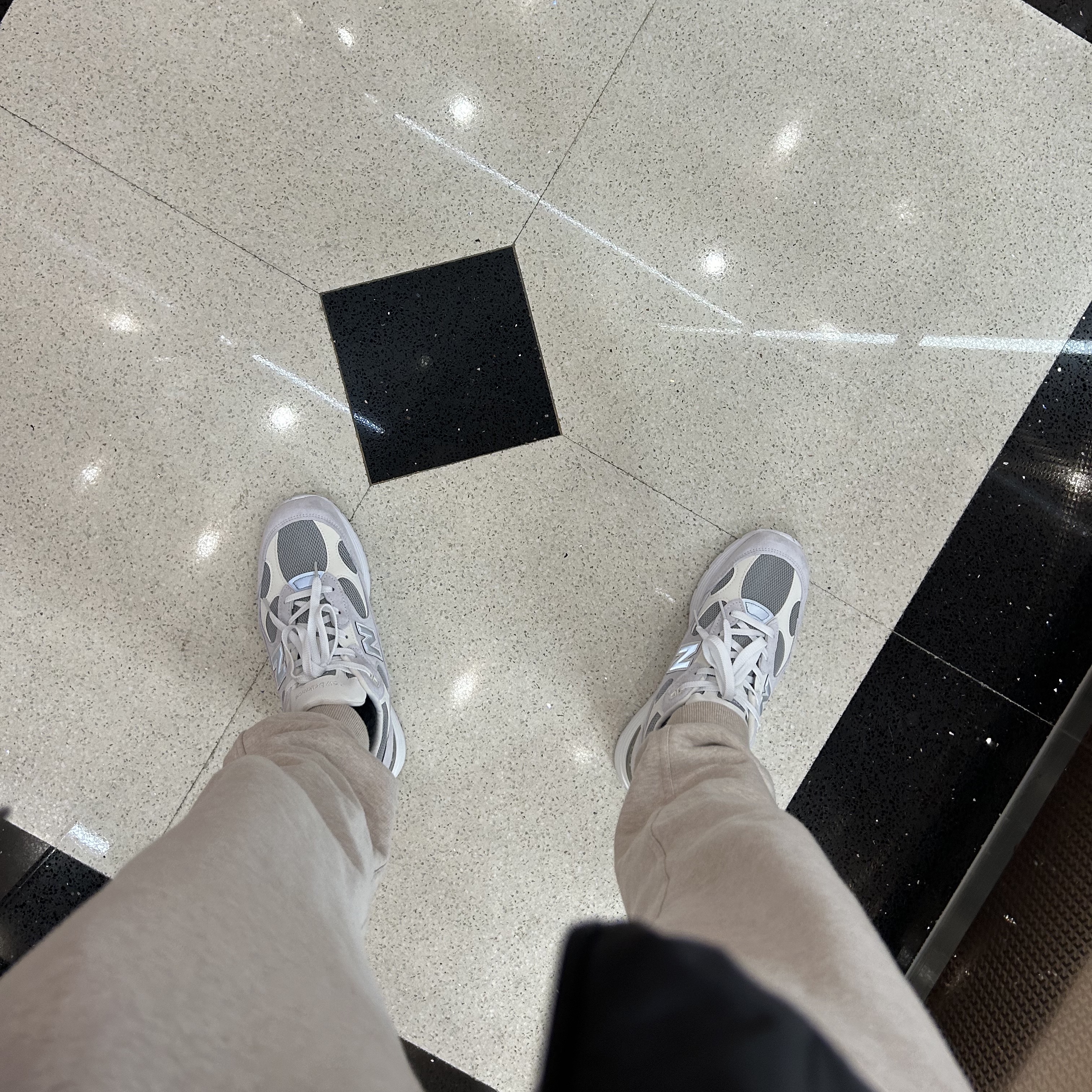 New Balance 992 Made in USA White Silver 착용 스타일