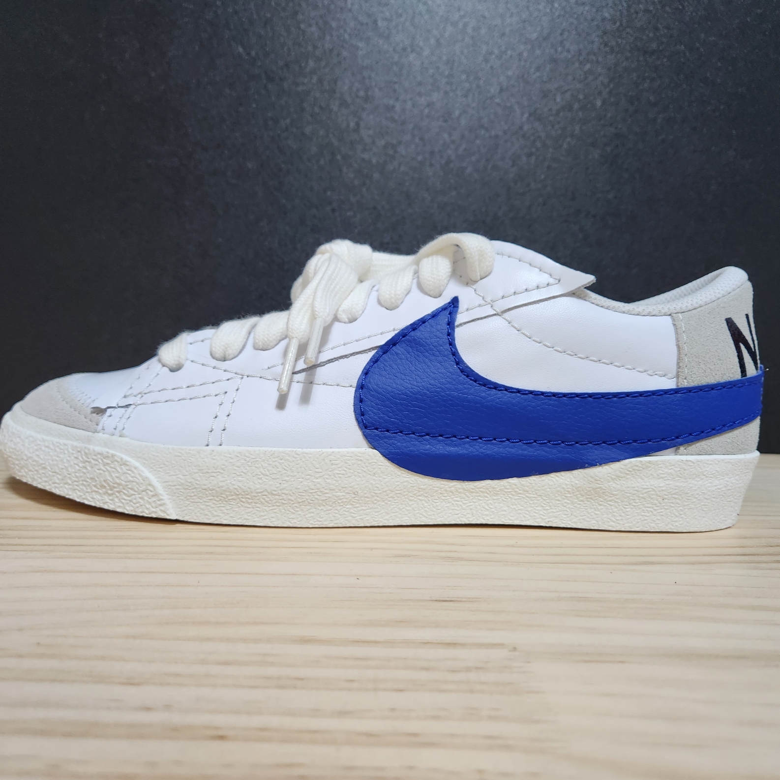 Nike Blazer Low '77 Jumbo White Old Royal 착용 스타일