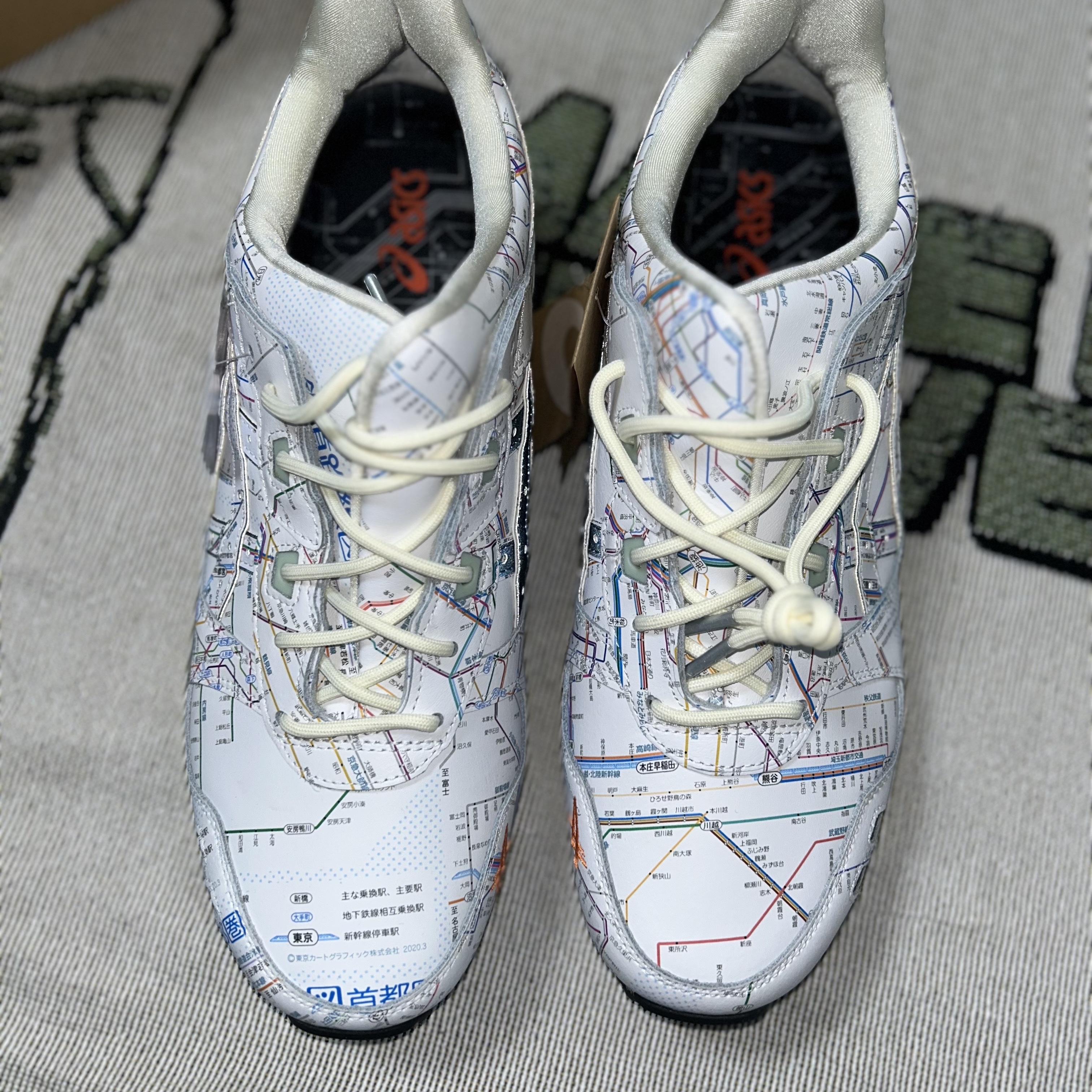 Asics x Atmos Gel-Lyte III OG Subway Pack Tokyo 착용 스타일 - 4