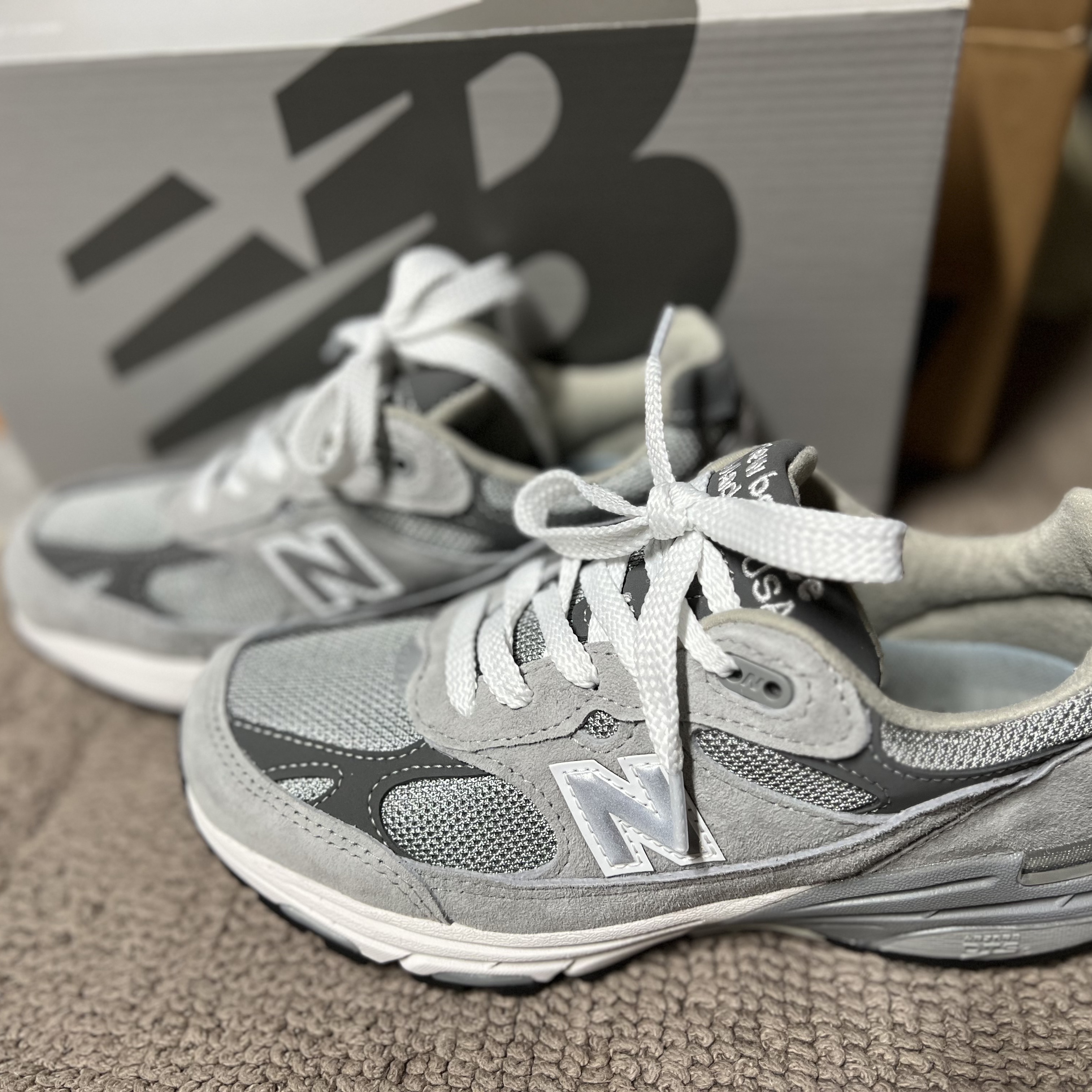 (W) New Balance 993 Made in USA Grey - B Standard 착용 스타일 - 2