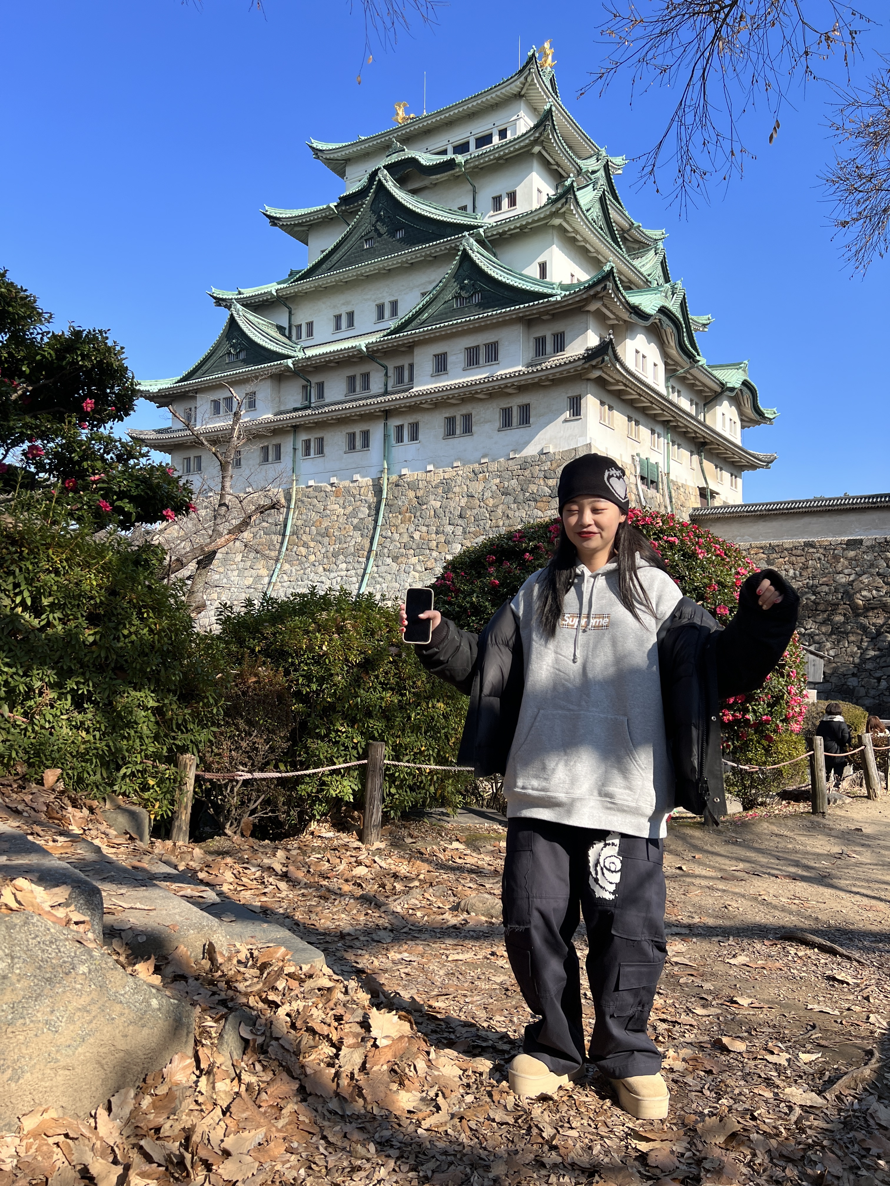 (W) UGG Classic Ultra Mini Platform Mustard Seed, Supreme x Burberry Box Logo Hooded Sweatshirt Heather Grey - 22SS 착용 스타일 - 5