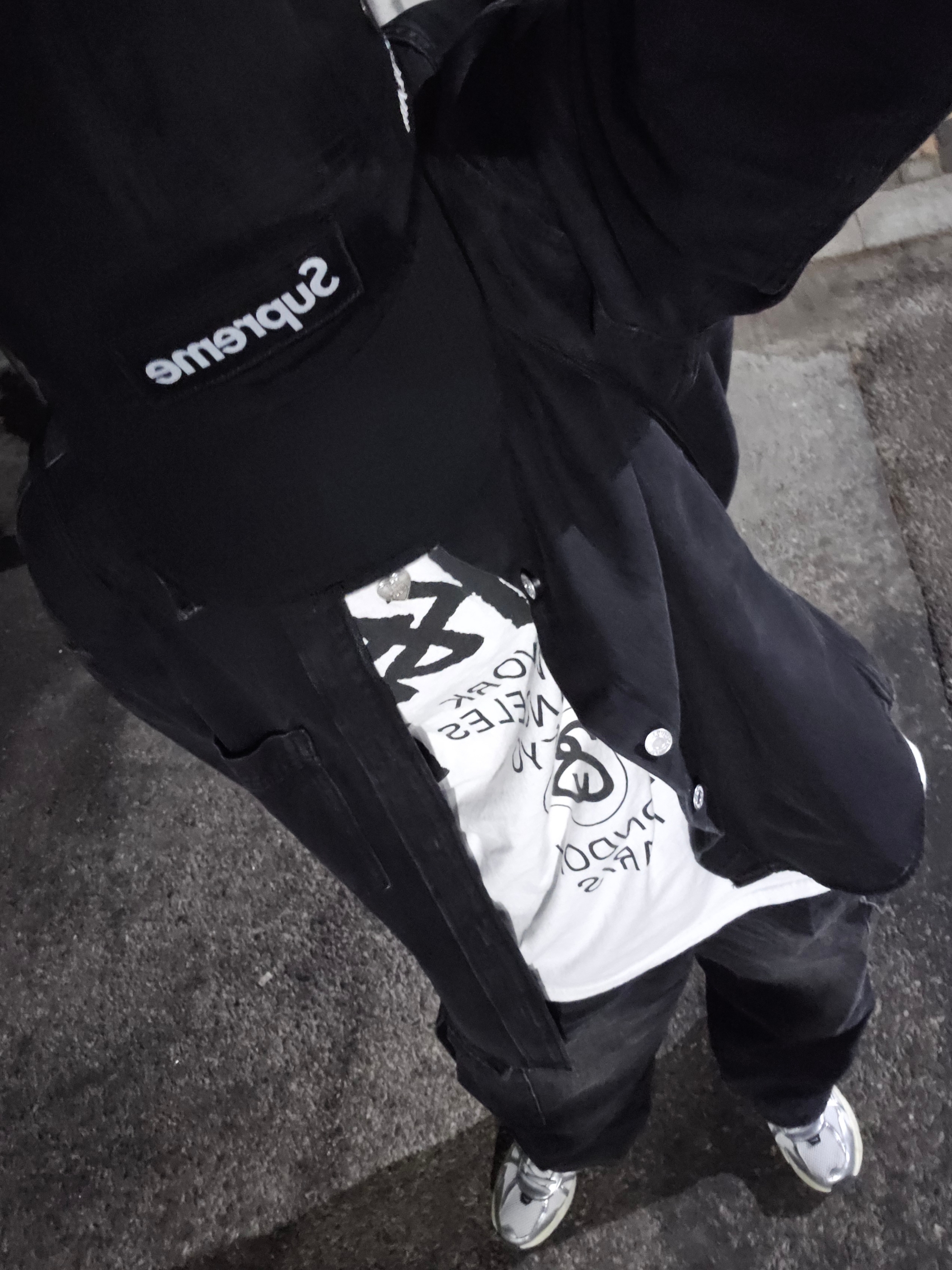 Nike V2K Run Summit White Metallic Silver, Stussy World Tour LS T-Shirt White 2023 착용 스타일