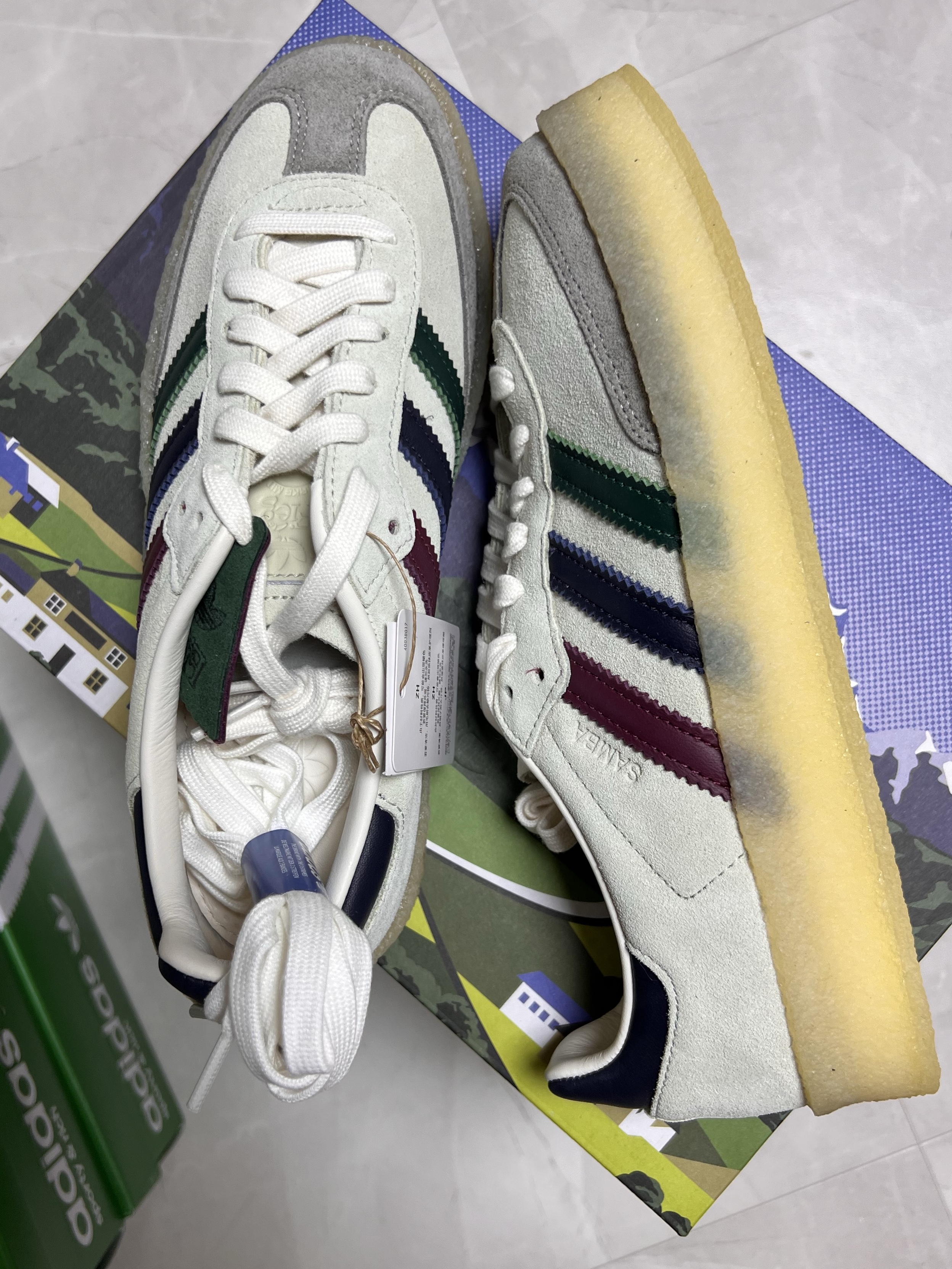Adidas x Clarks x Ronnie Fieg 8th Street Samba Chalk White Collegiate Green 착용 스타일