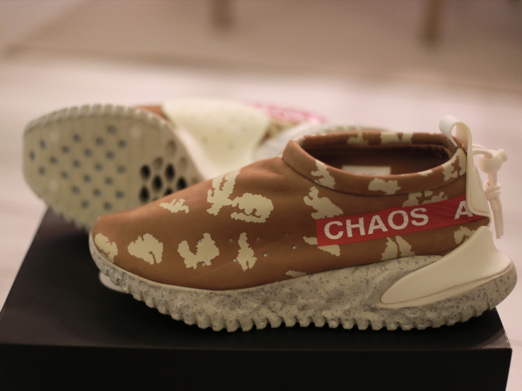 Nike x Undercover Moc Flow SP Ale Brown 착용 스타일 - 4