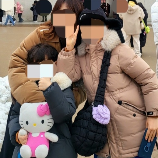 COS Quilted Nano Bag Purple 착용 스타일