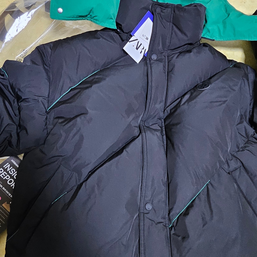 Zara x Ader Error Oversize Puffer Jacket Black 착용 스타일