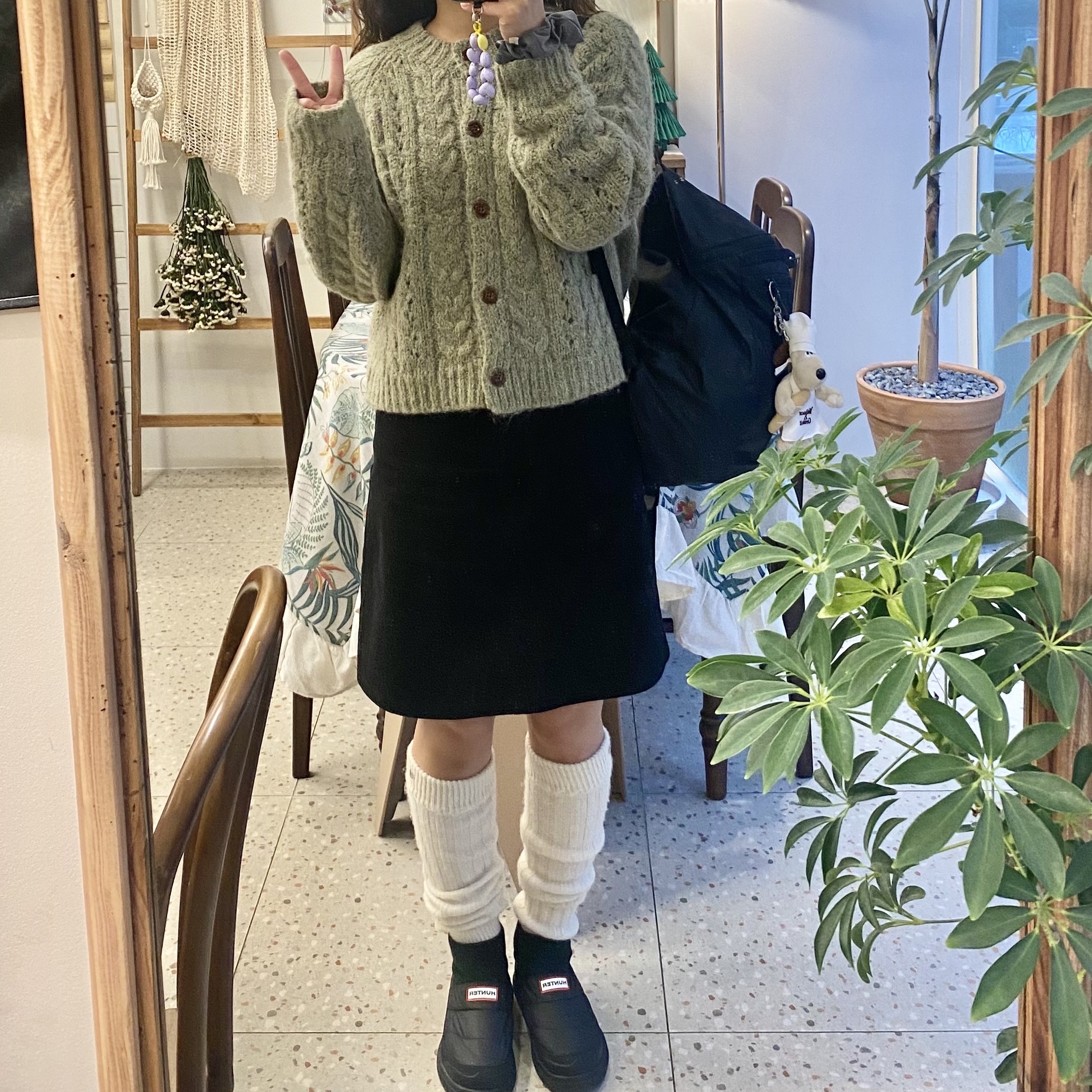 (W) Hunter In Out Puffer Knit Cuff Boots Black 착용 스타일