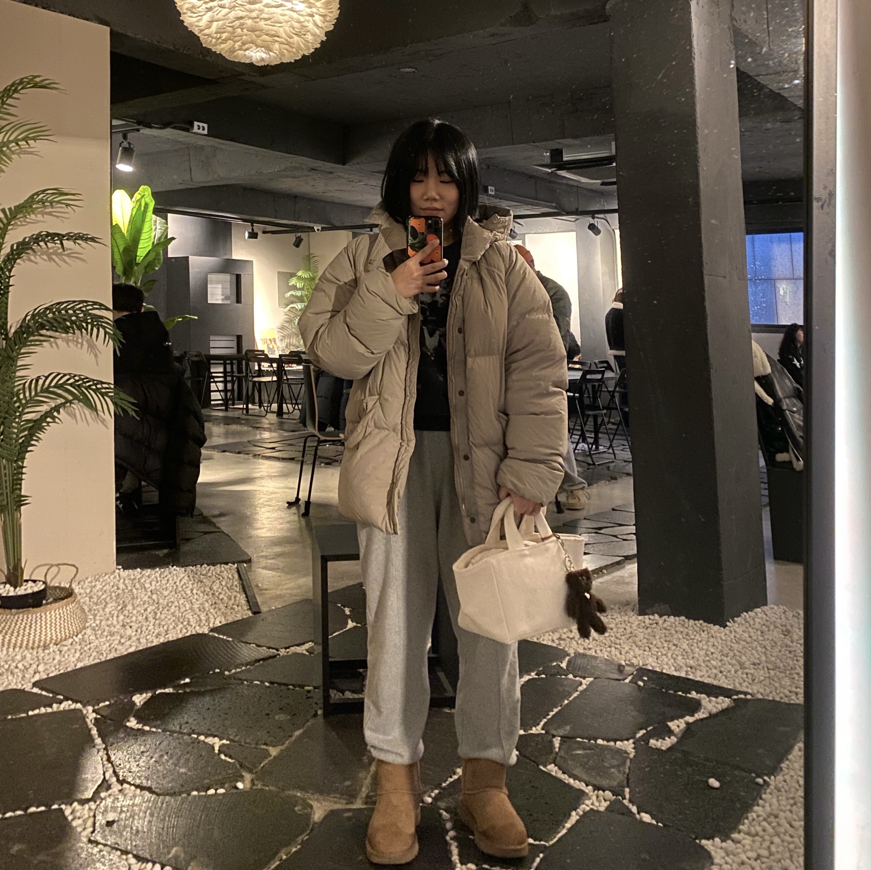 Ten C Artic Down Parka Pale Taupe, Monamhee x Camel World Best Bread Brown 착용 스타일