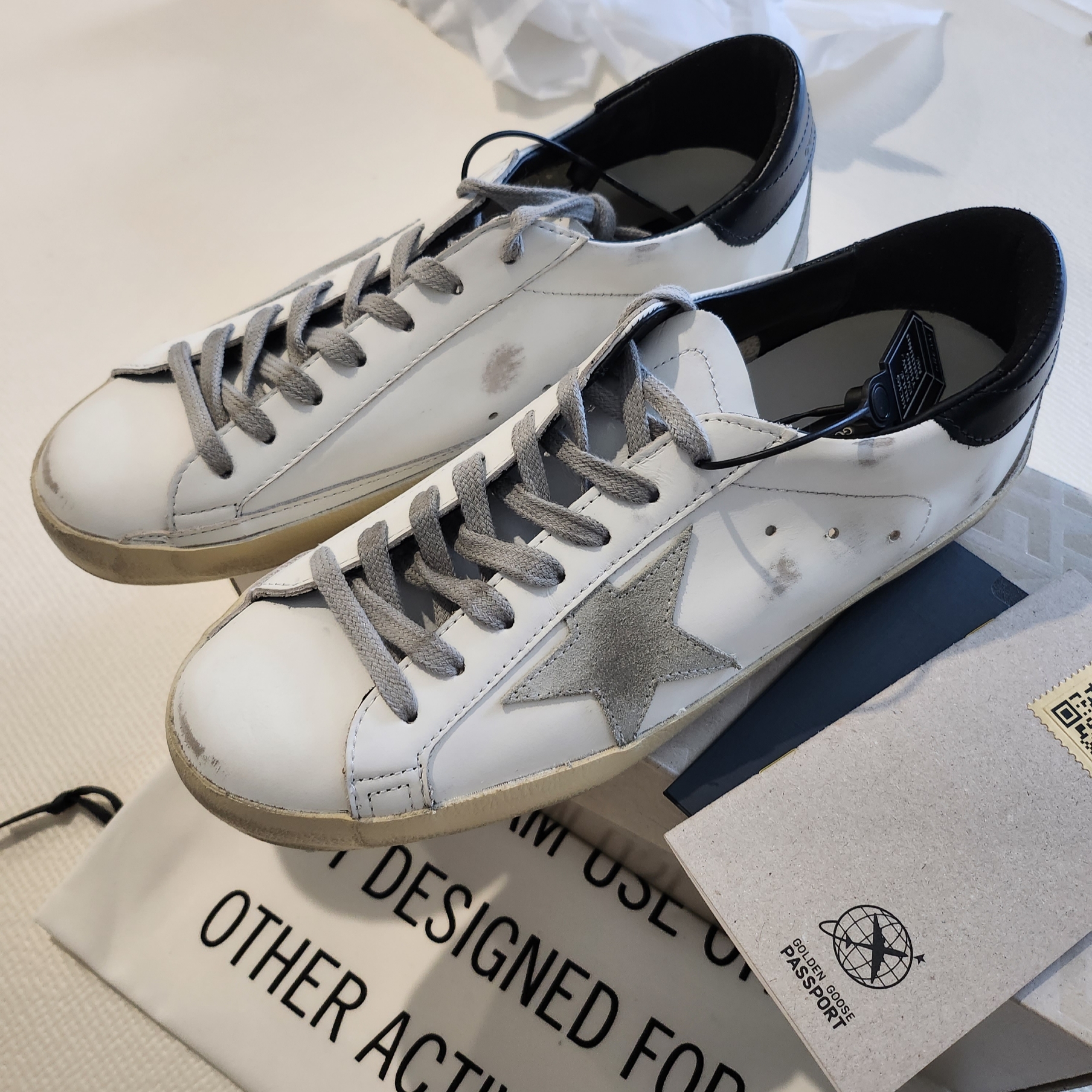 Golden Goose Superstar White Black Heel Tab Sneakers 착용 스타일