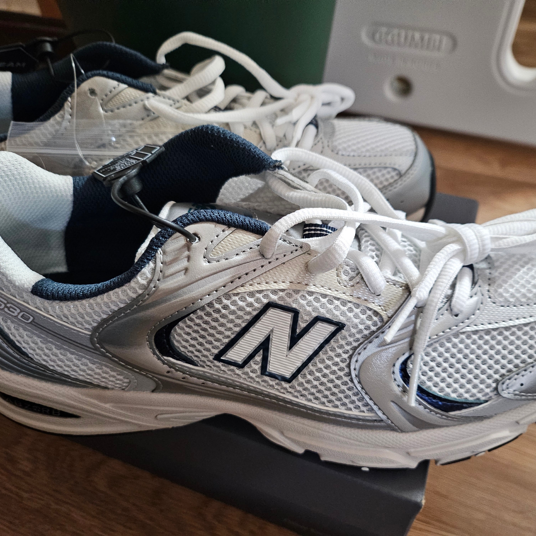 New Balance 530 Steel Grey 착용 스타일