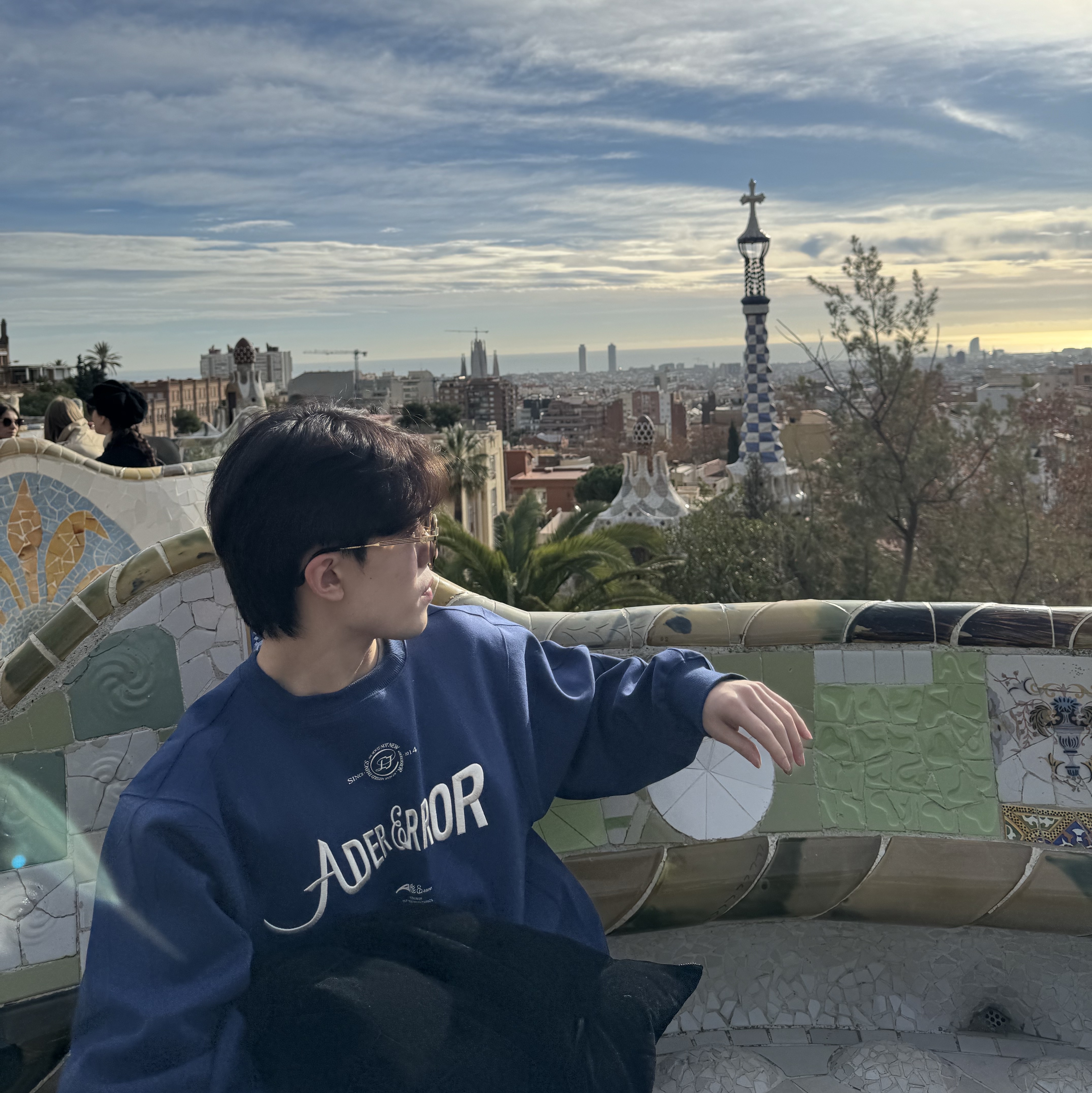 Ader Error Verif Logo Sweatshirt Navy 착용 스타일