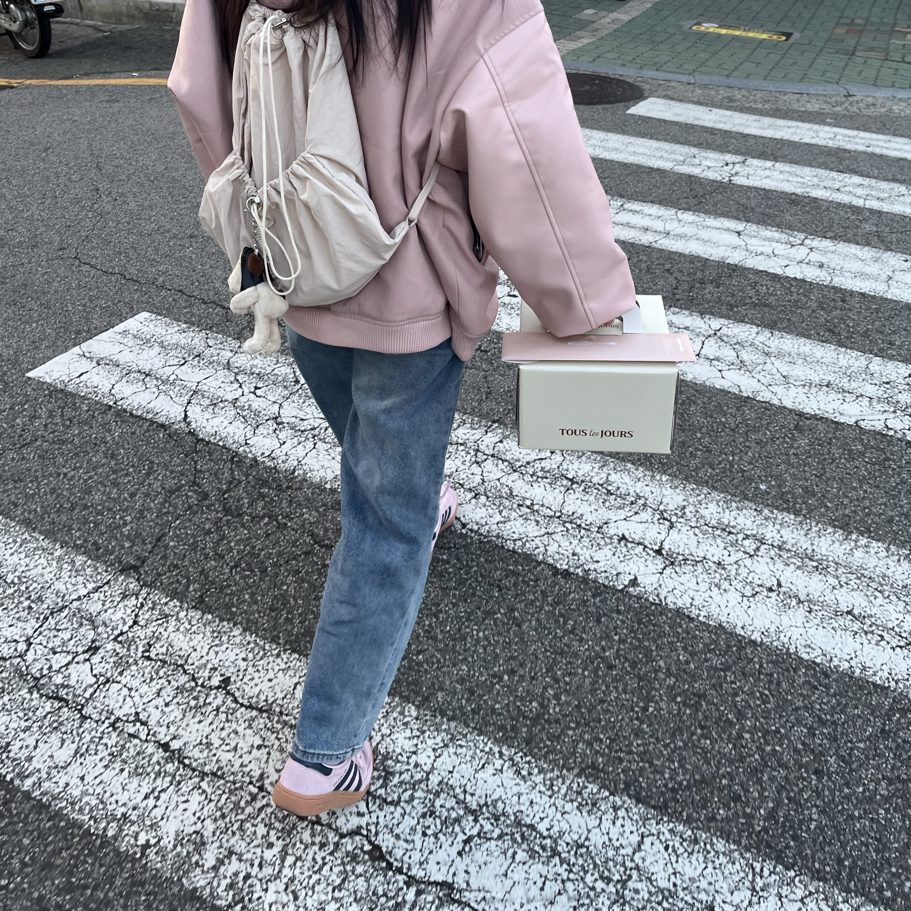 (W) Adidas Spezial Handball Clear Pink 착용 스타일 - 3
