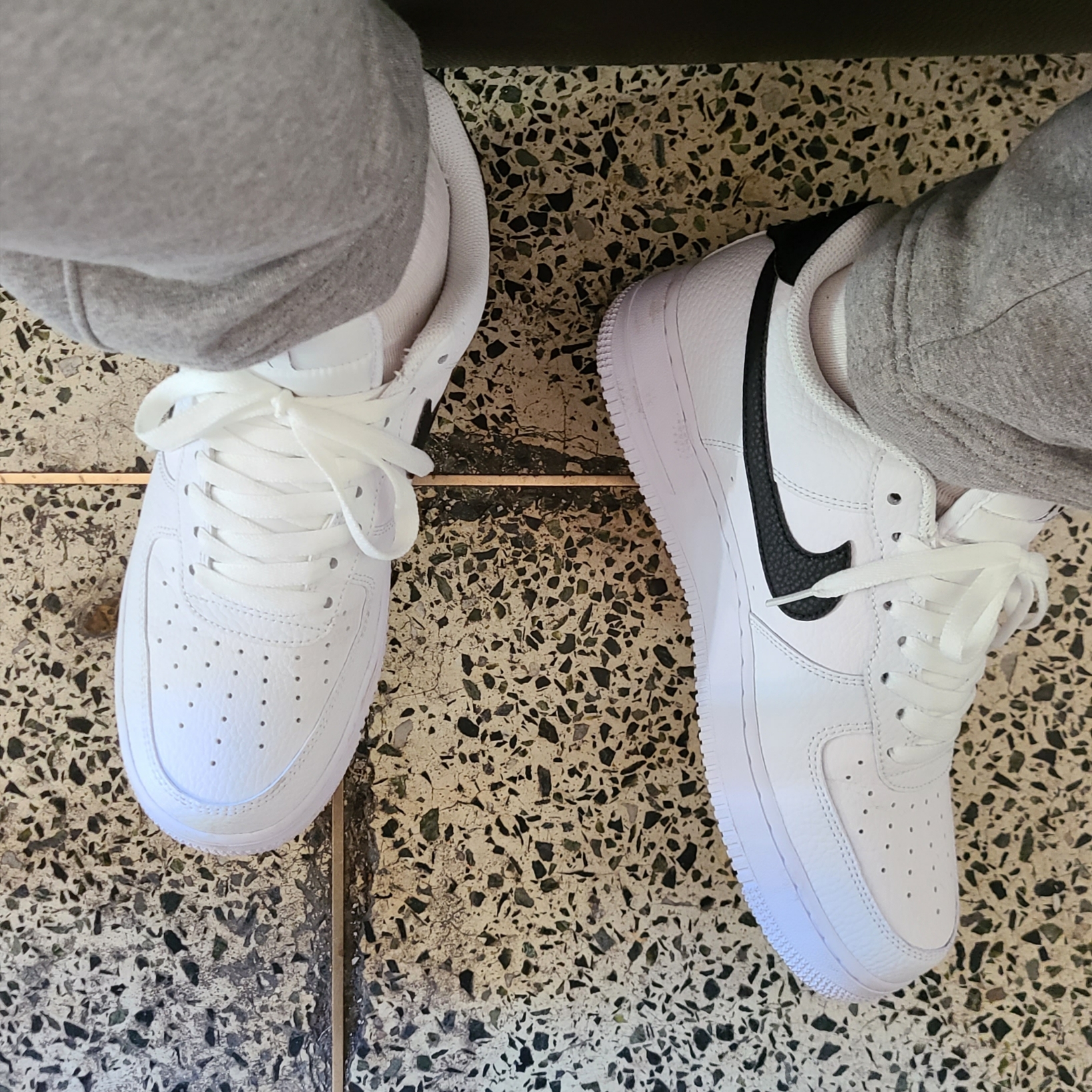 Nike Air Force 1 '07 White Black 착용 스타일