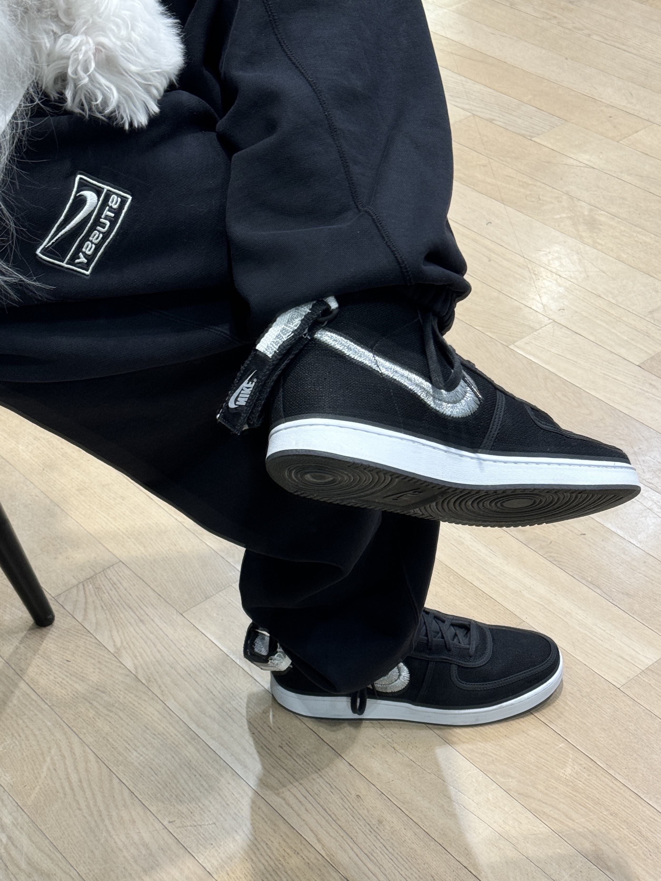 Nike x Stussy NRG Washed Fleece Pants Black (DO5296-010), Nike x Stussy Full Zip Washed Fleece Hoodie Black (FJ9175-010) 착용 스타일 - 2