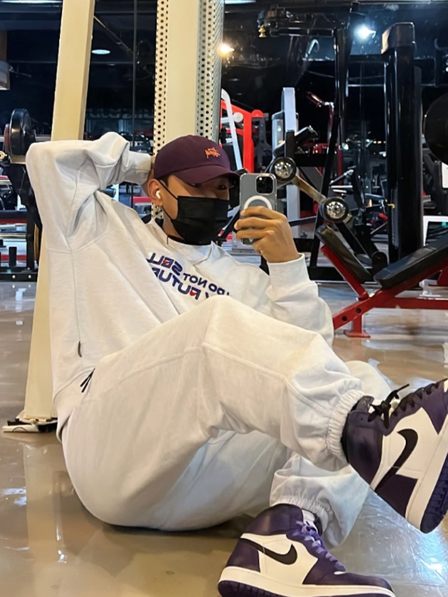 Jordan 1 Retro High OG Court Purple 2020, Nike NRG Solo Swoosh Full Zip Hoodie Dark Grey Heather - Asia 착용 스타일 - 4