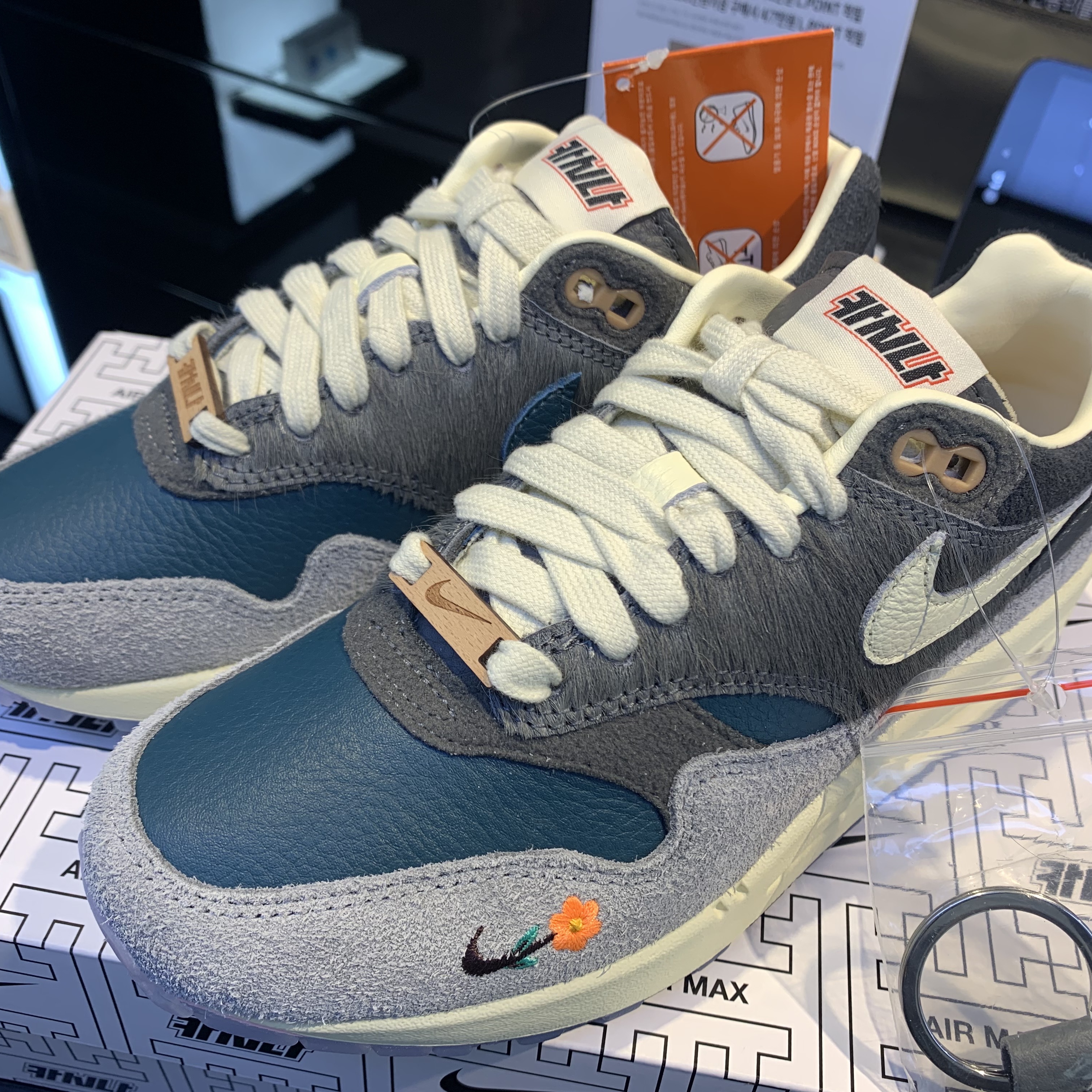 Nike x Kasina Air Max 1 SP Won-Ang Particle Grey 착용 스타일 - 1