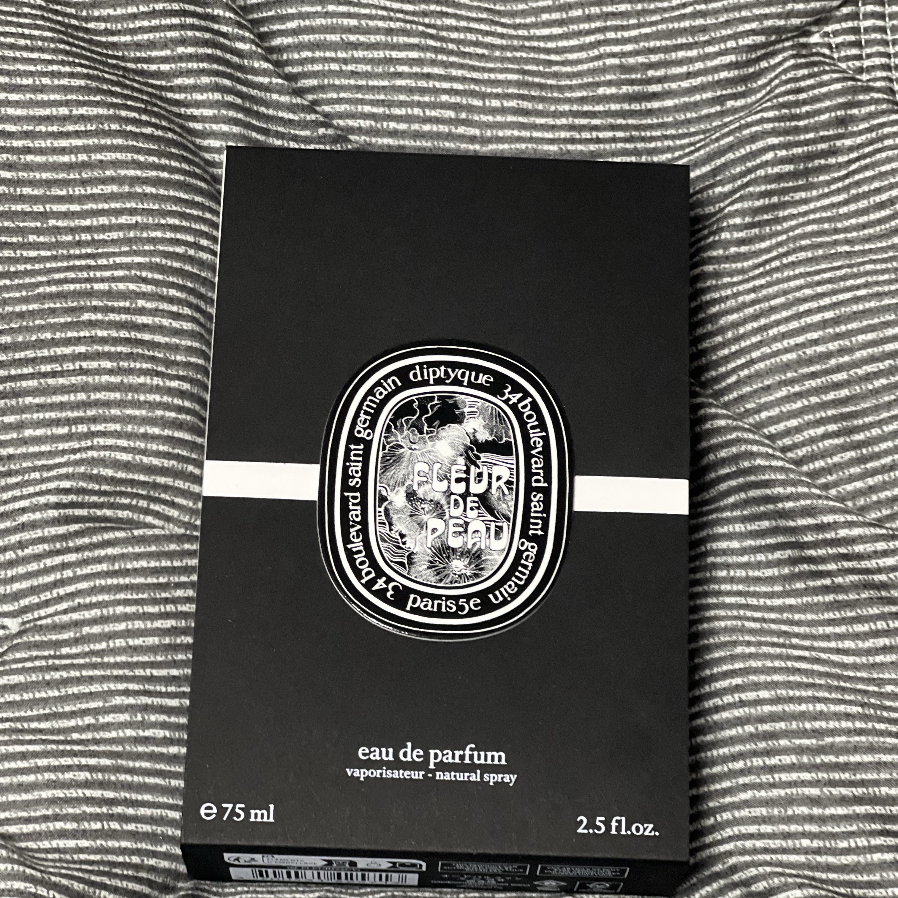 Diptyque Fleur De Peau Eau De Parfum 75ml 착용 스타일 - 1