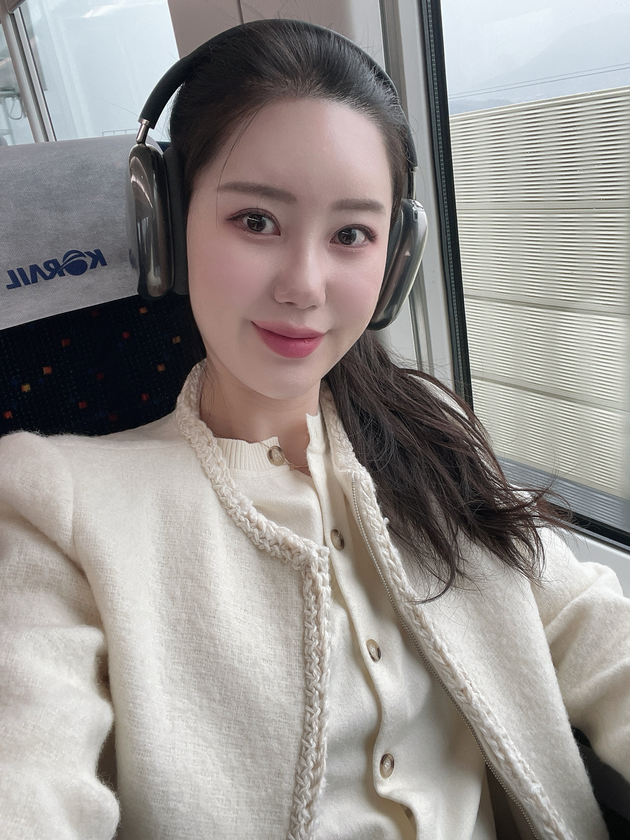 Apple AirPods Max Lightning Space Gray (Korean Ver.) 착용 스타일 - 1
