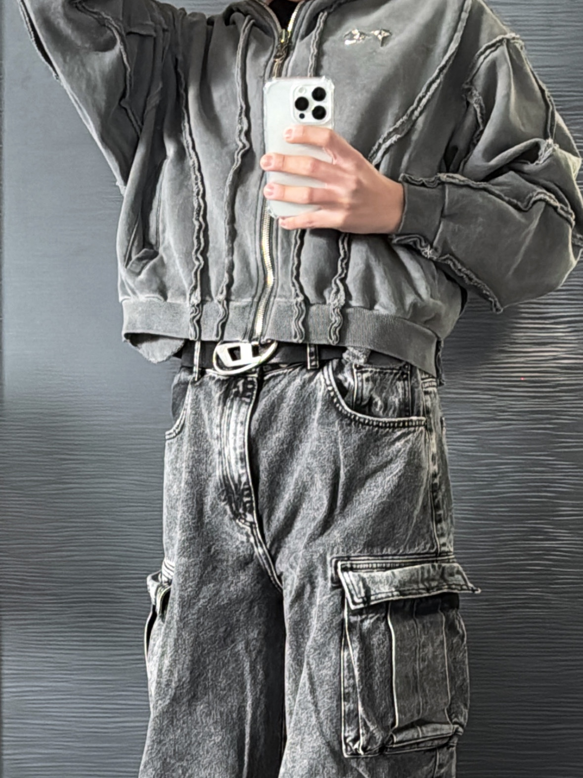 Thug Club Gladiator Hoodie Grey, Diesel B-1DR Leather Belt with D Buckle Black 착용 스타일