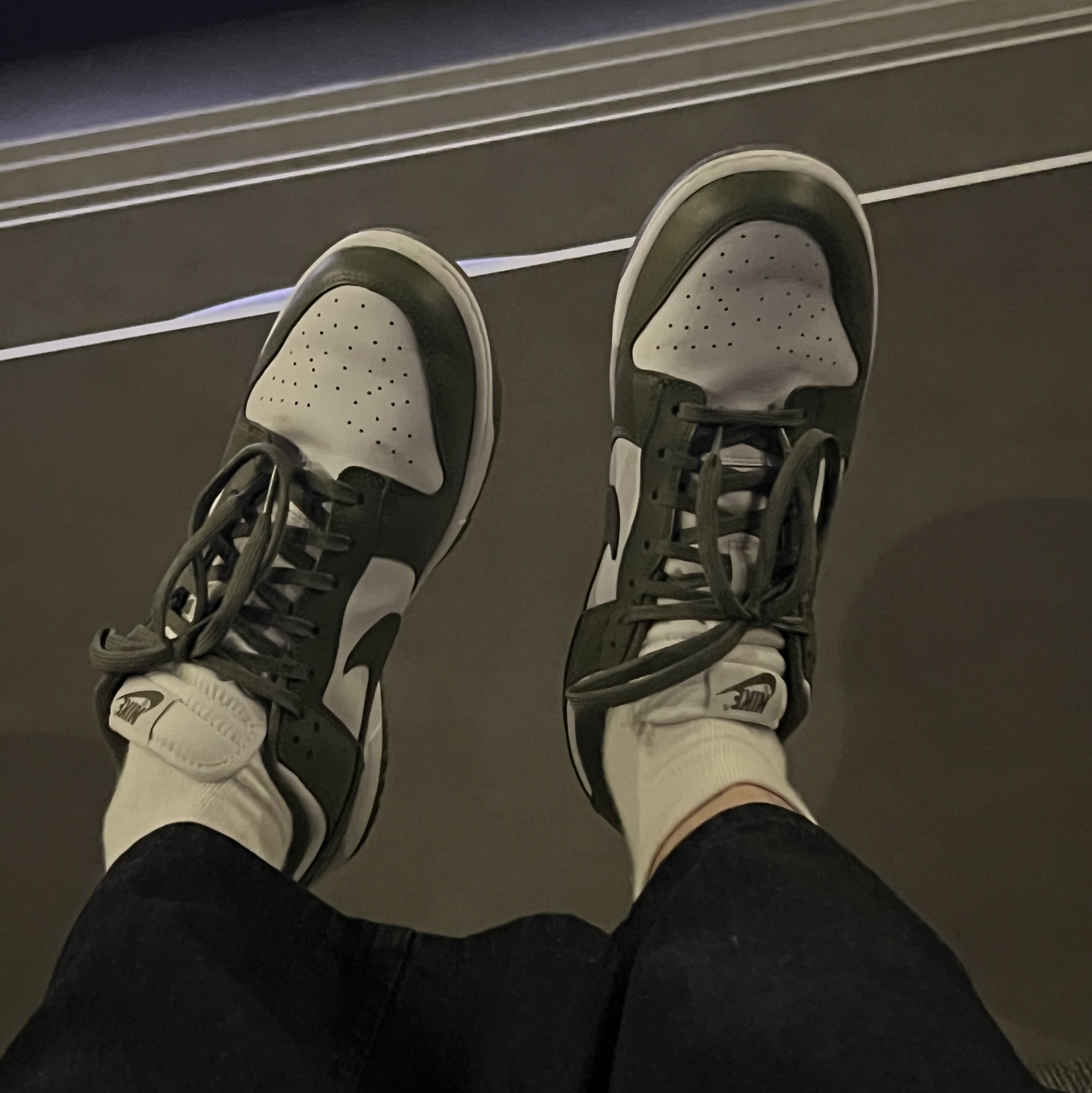 (W) Nike Dunk Low Medium Olive 착용 스타일