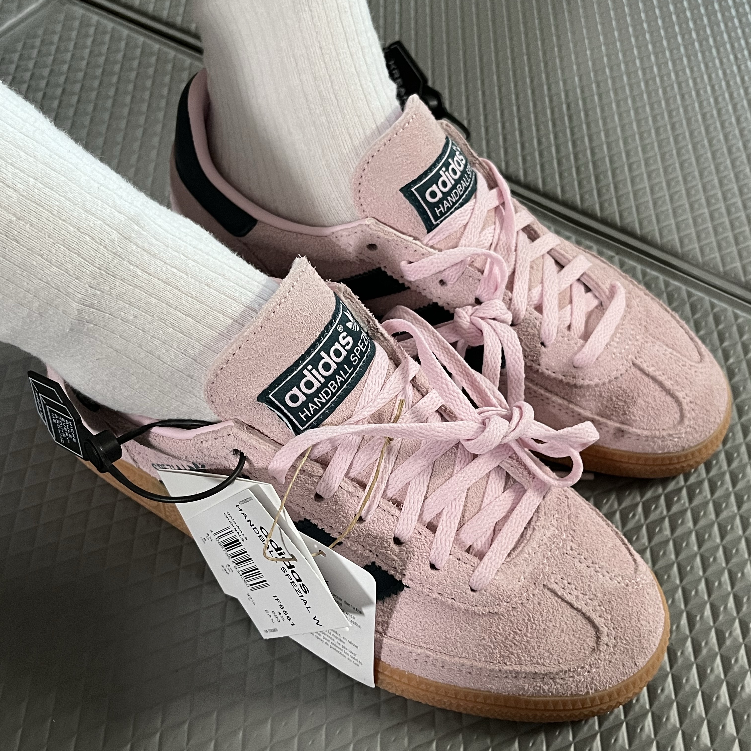 (W) Adidas Spezial Handball Clear Pink 착용 스타일 - 2