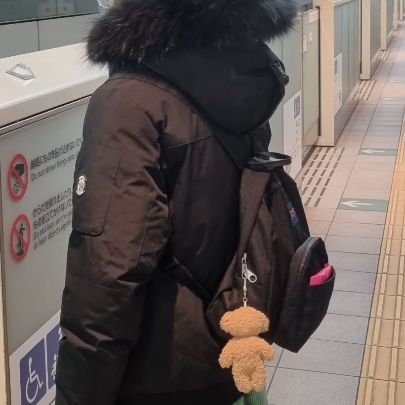 Jansport Half Pint Mini Backpack Black 착용 스타일