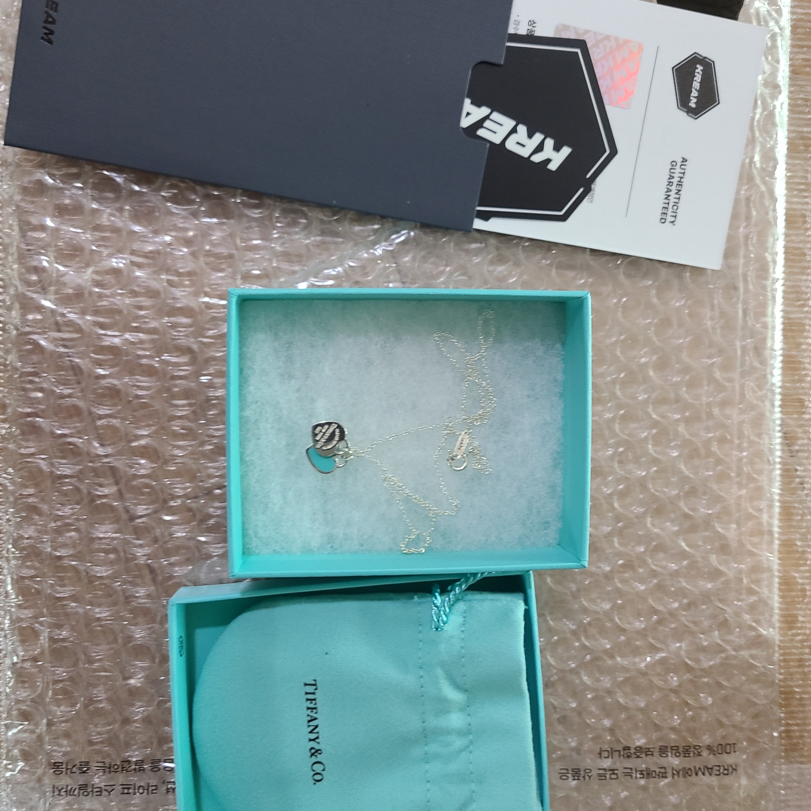 Tiffany & Co. Return To Tiffany Blue Double Heart Tag Pendant Mini Silver 착용 스타일 - 2