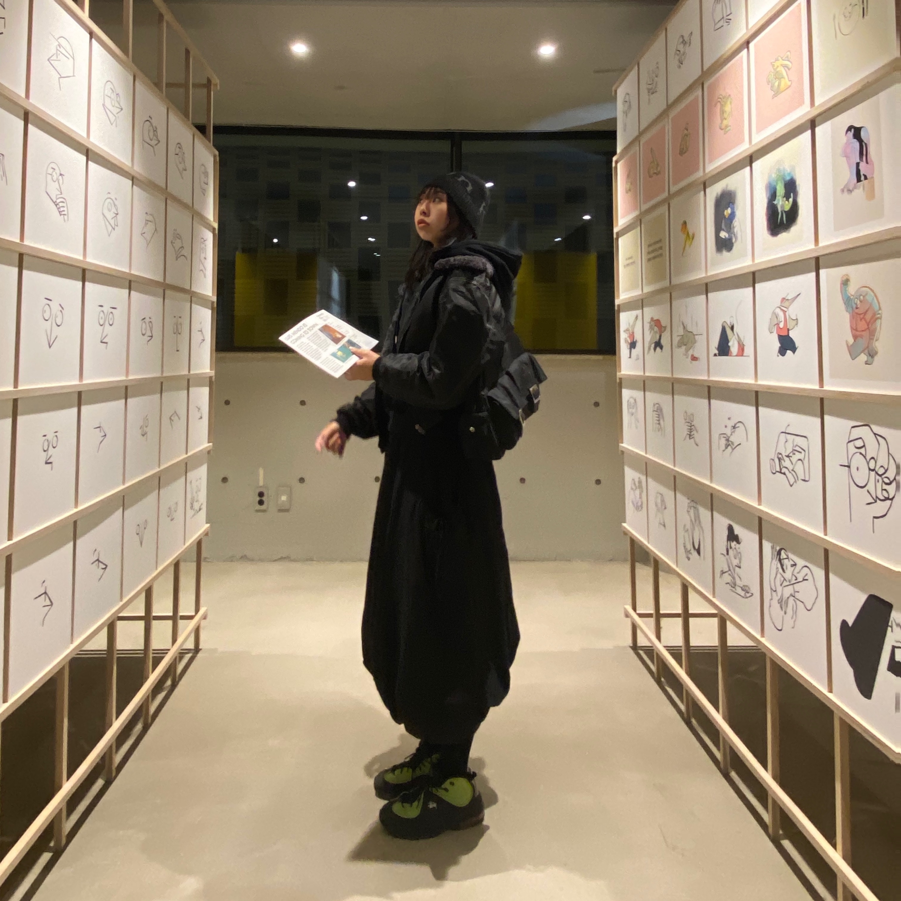 Nike x Stussy Air Penny II Vivid Green and Black, Monamhee Bred Keyring with Pink Pants Brown 착용 스타일 - 3