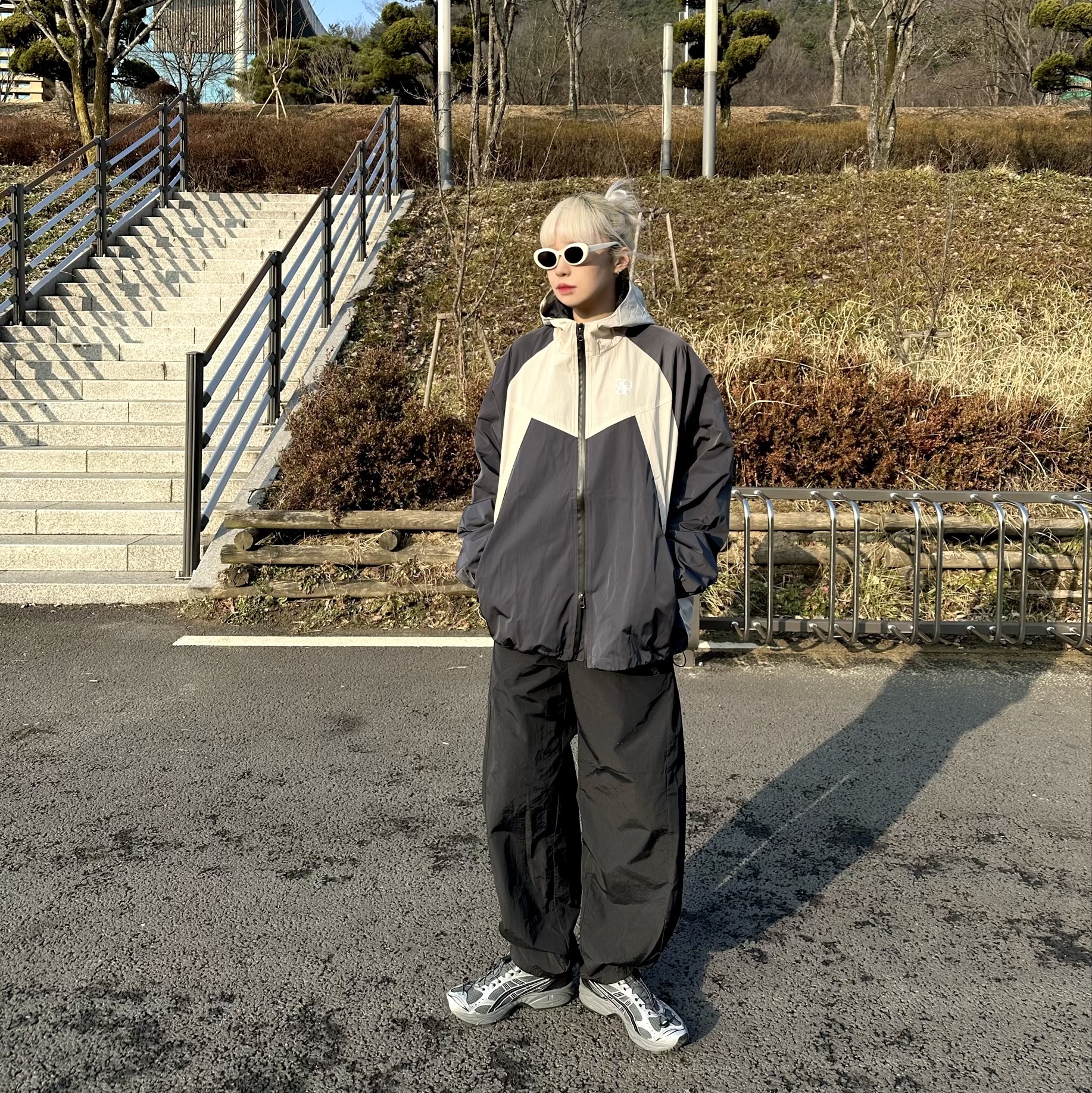 Asics x Unaffected Gel-Kayano 14 Silver Moon, Sansan Gear Side Snap Pants Black 착용 스타일 - 2