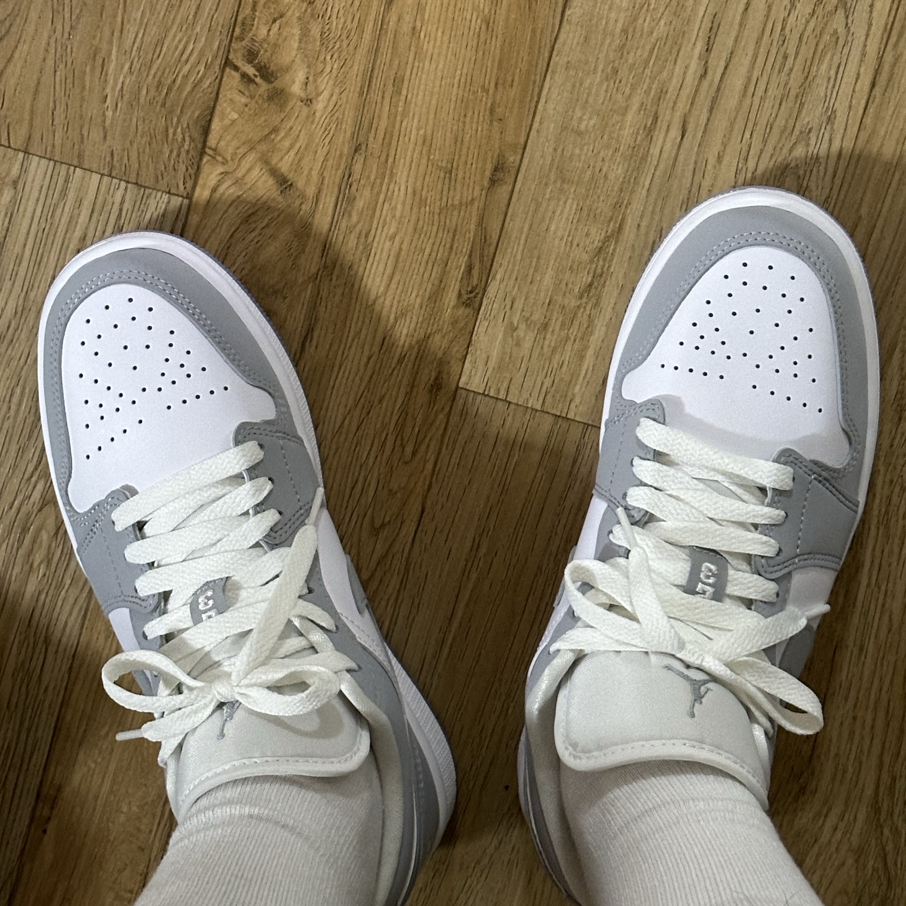 (W) Jordan 1 Low White Wolf Grey 착용 스타일