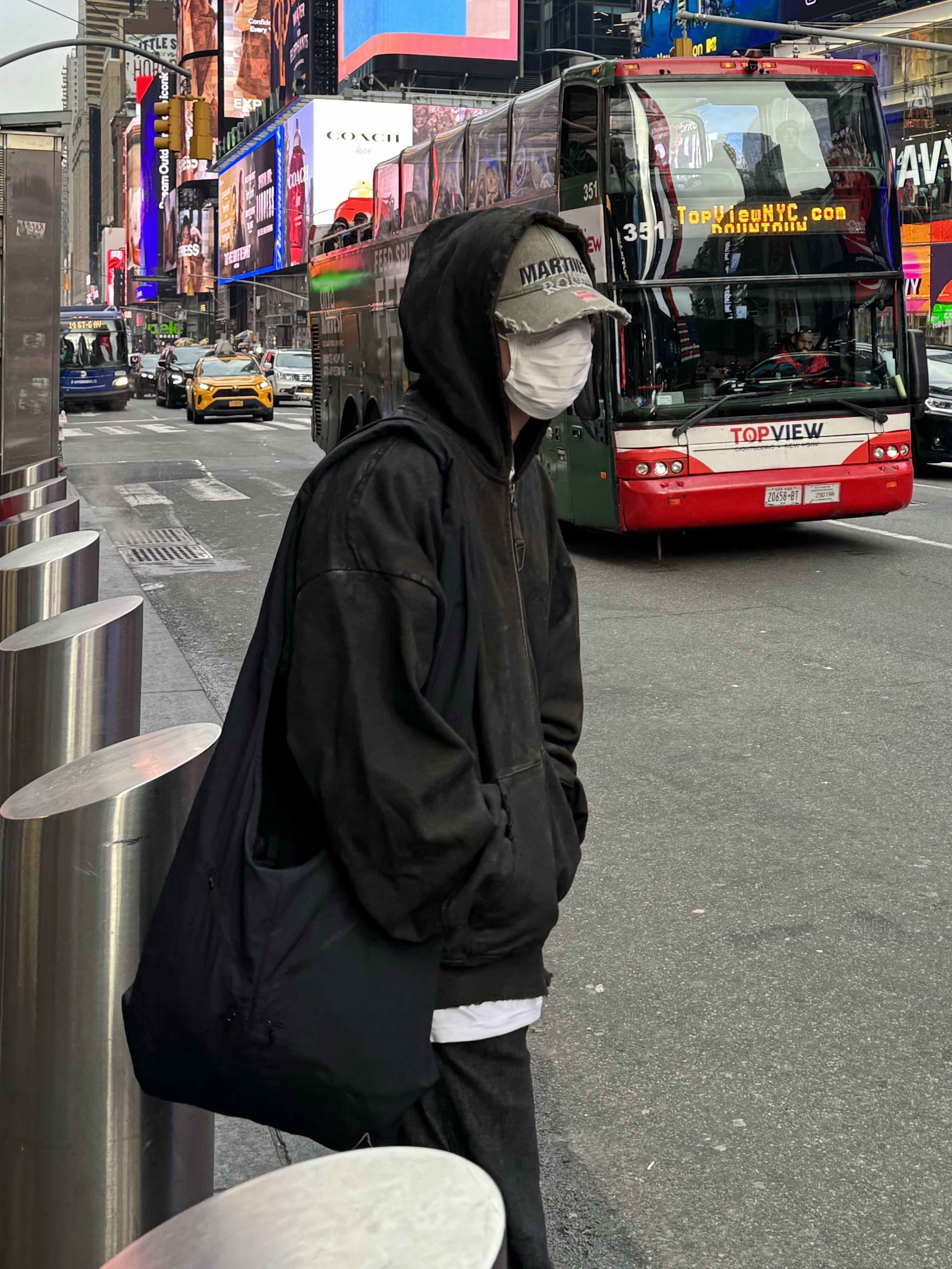 Undermycar Soundwave Dirty Coated Hood Zip-Up Black Oil - 23SS, Roa Hiking Shoulder Bag Black 착용 스타일 - 1